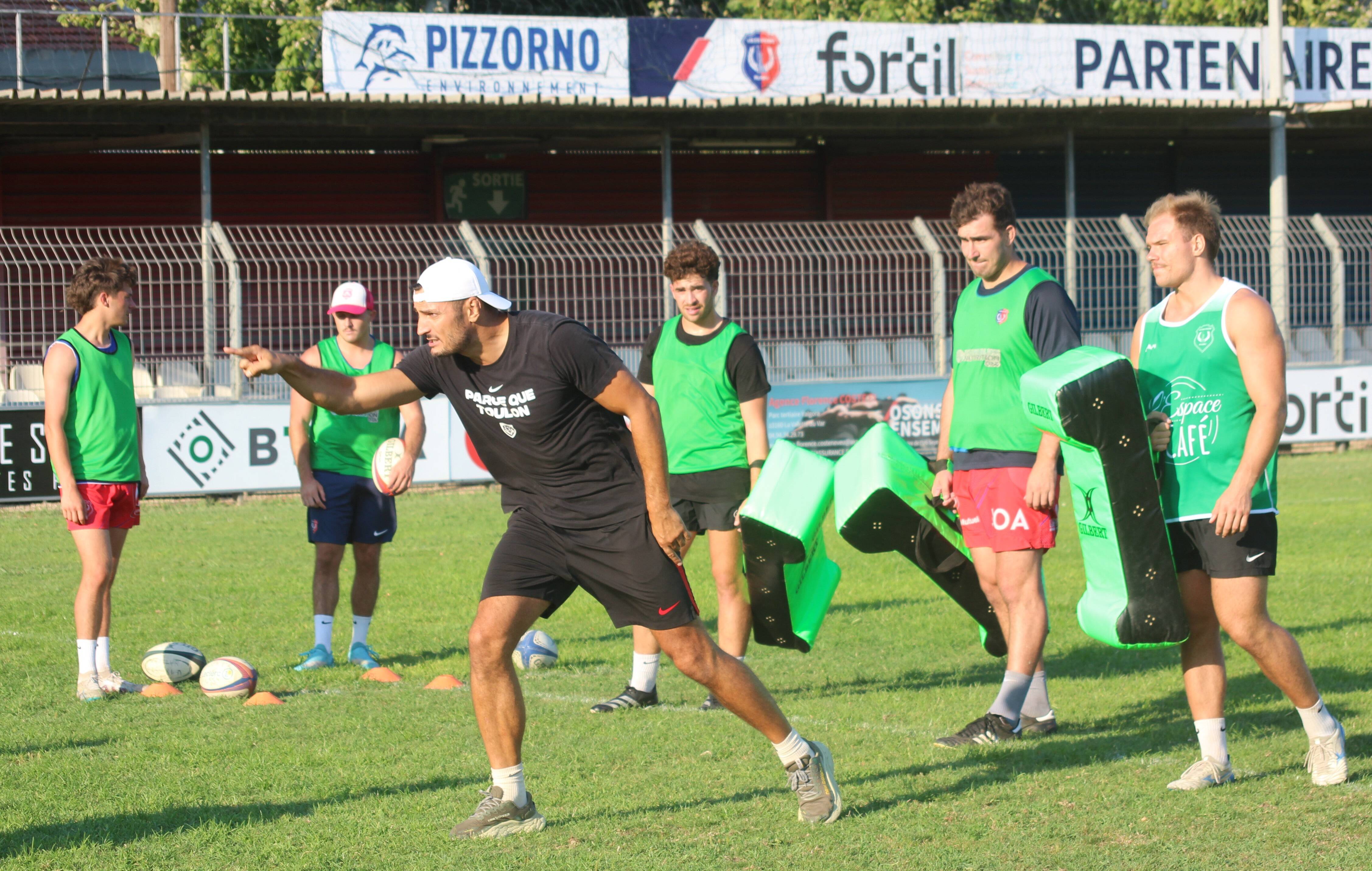 "Une nouvelle dynamique!": les rugbymen seynois préparent leur saison de promus en Nationale 2