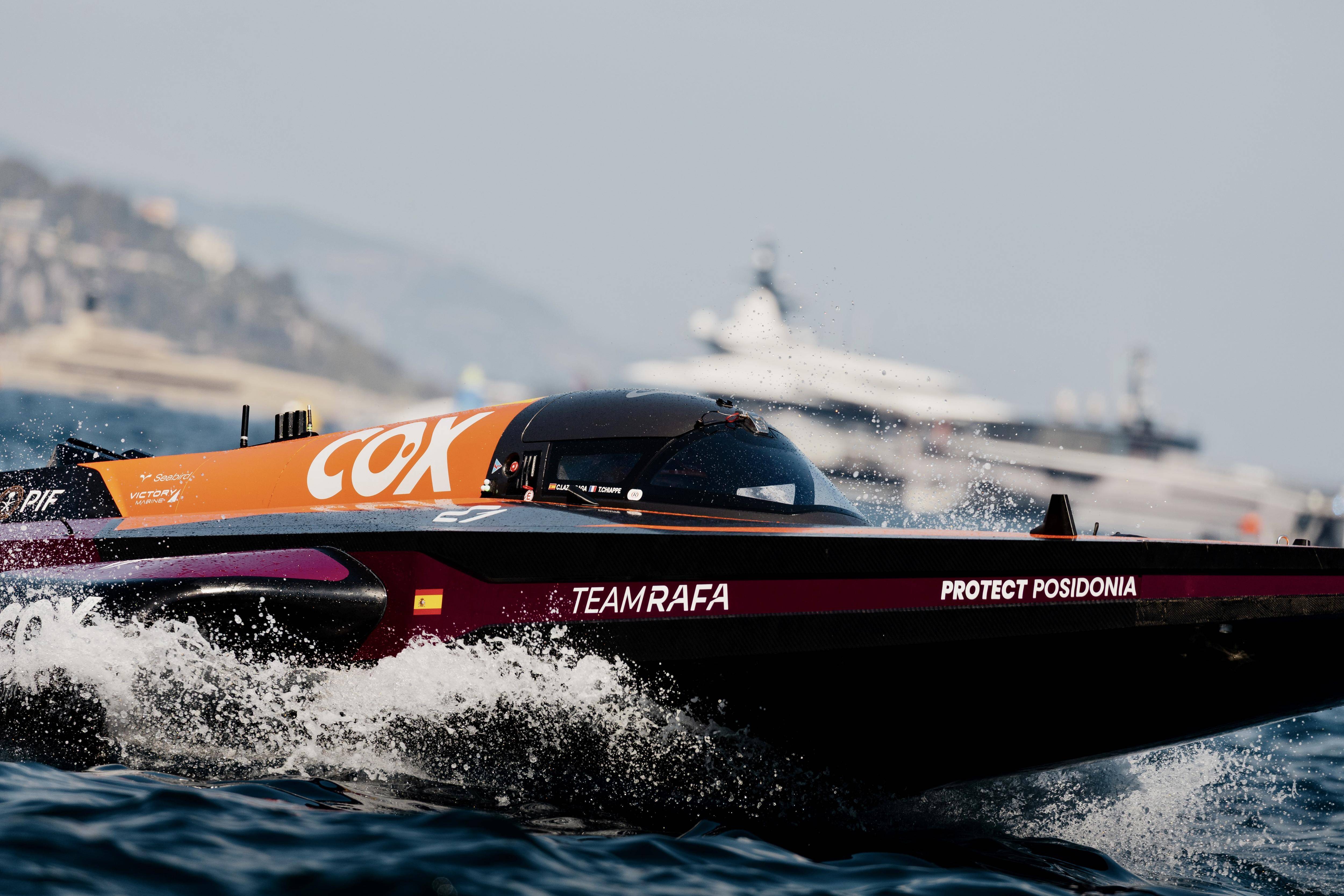 En lice à Monaco où il a été victime d'une impressionnante collision, Tom Chiappe peut devenir champion du monde en bateaux électriques à foils