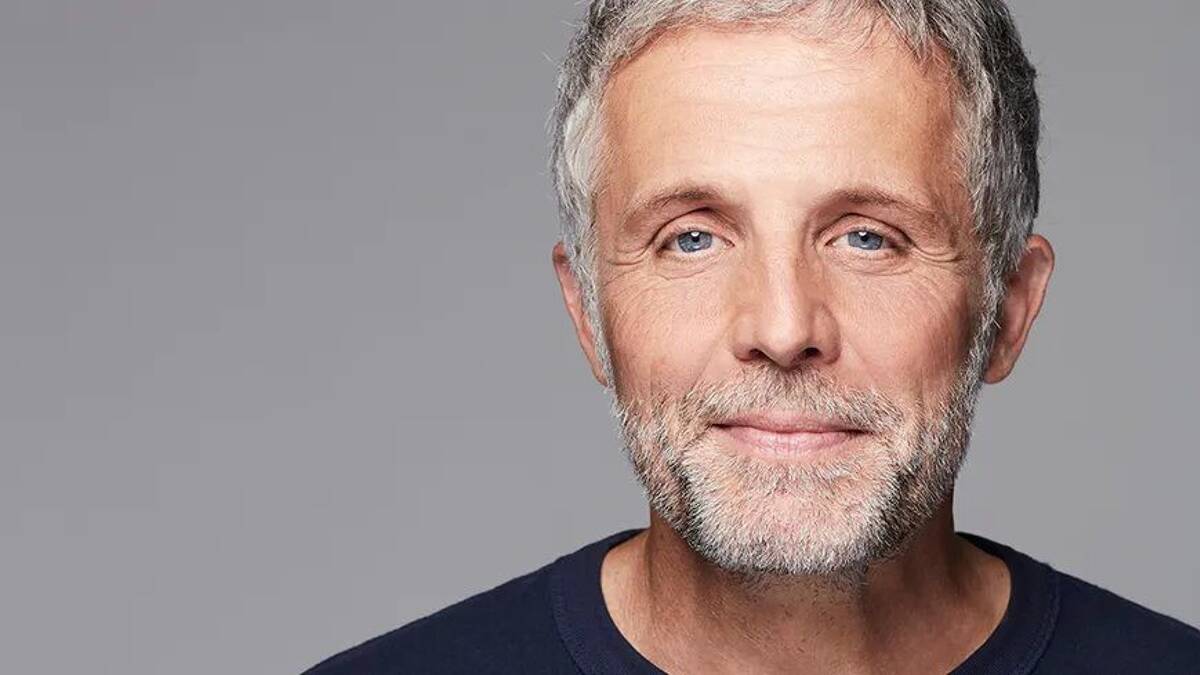 De passage dans les Alpes-Maritimes, Stéphane Guillon déplore "les m... de cubes de béton climatisés" qui remplacent les jolies maisons de la Côte d'Azur - Nice-Matin