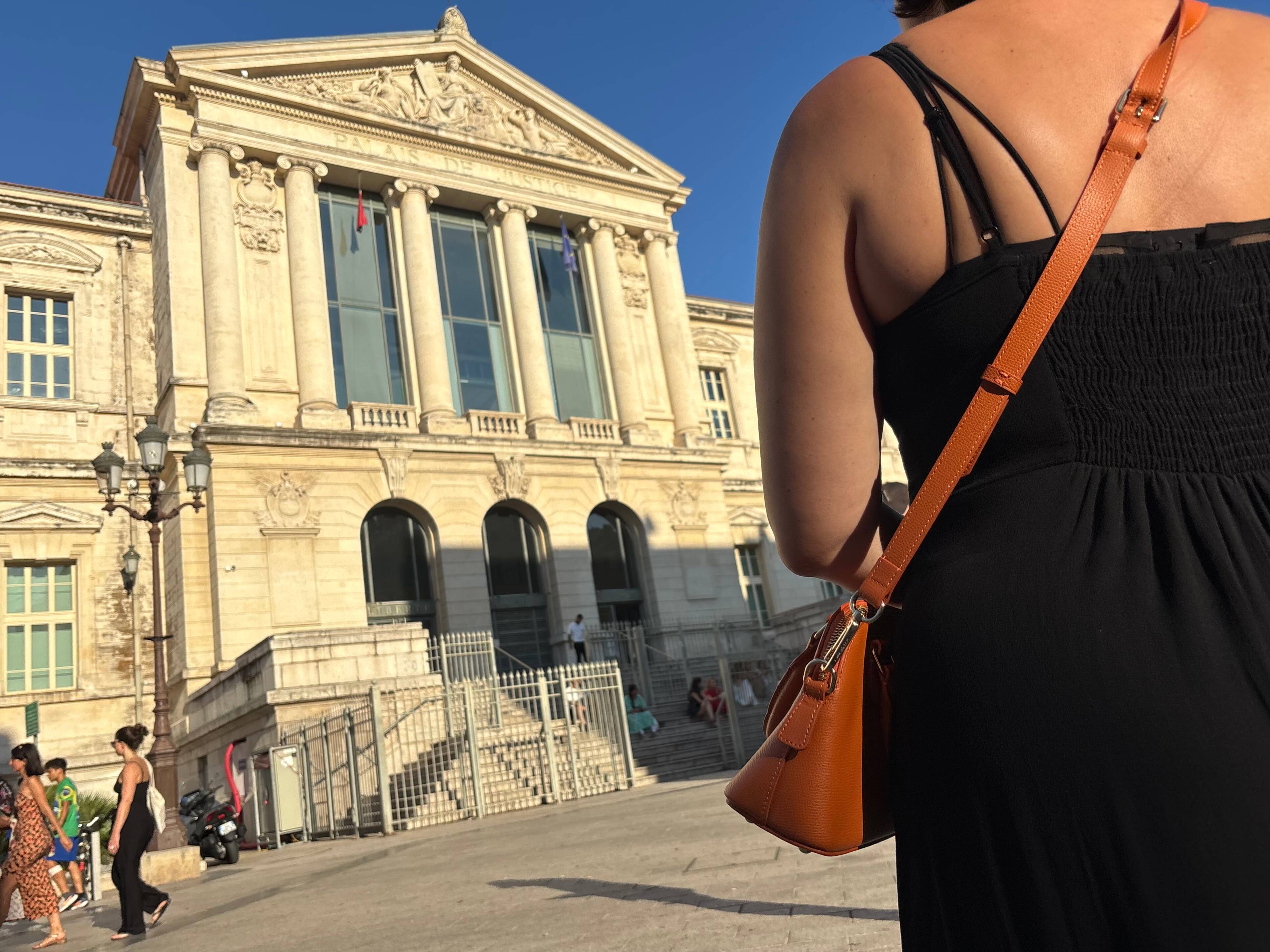 "Pourquoi n'a-t-il toujours pas exécuté sa peine?": un an après l'accident de trottinette de sa fille à Nice, elle s'indigne du sort de l'automobiliste condamné