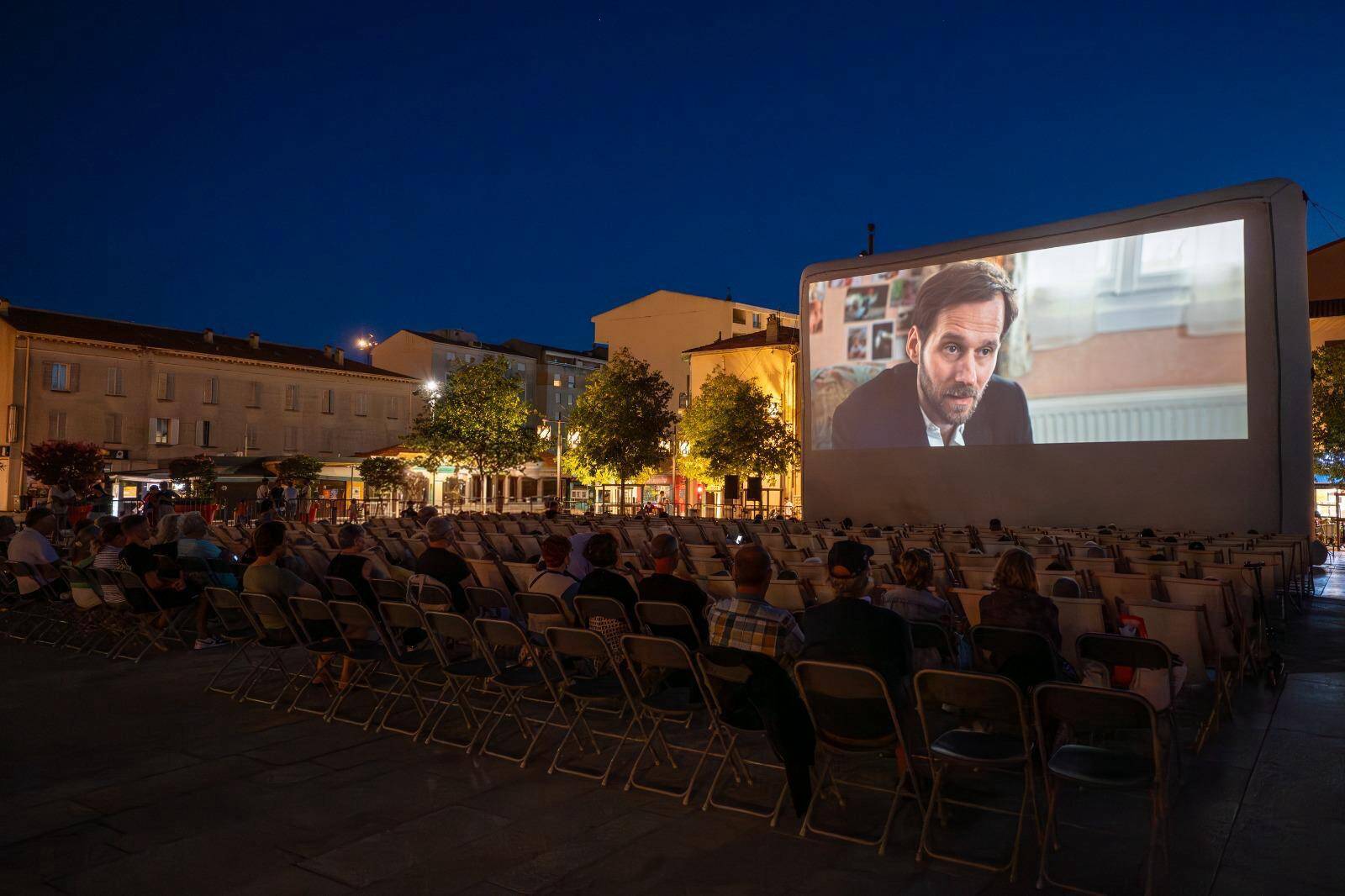 Pourquoi l'opération Ciné Quartier se concentre désormais quasi-exclusivement dans ce quartier de Cannes cet été