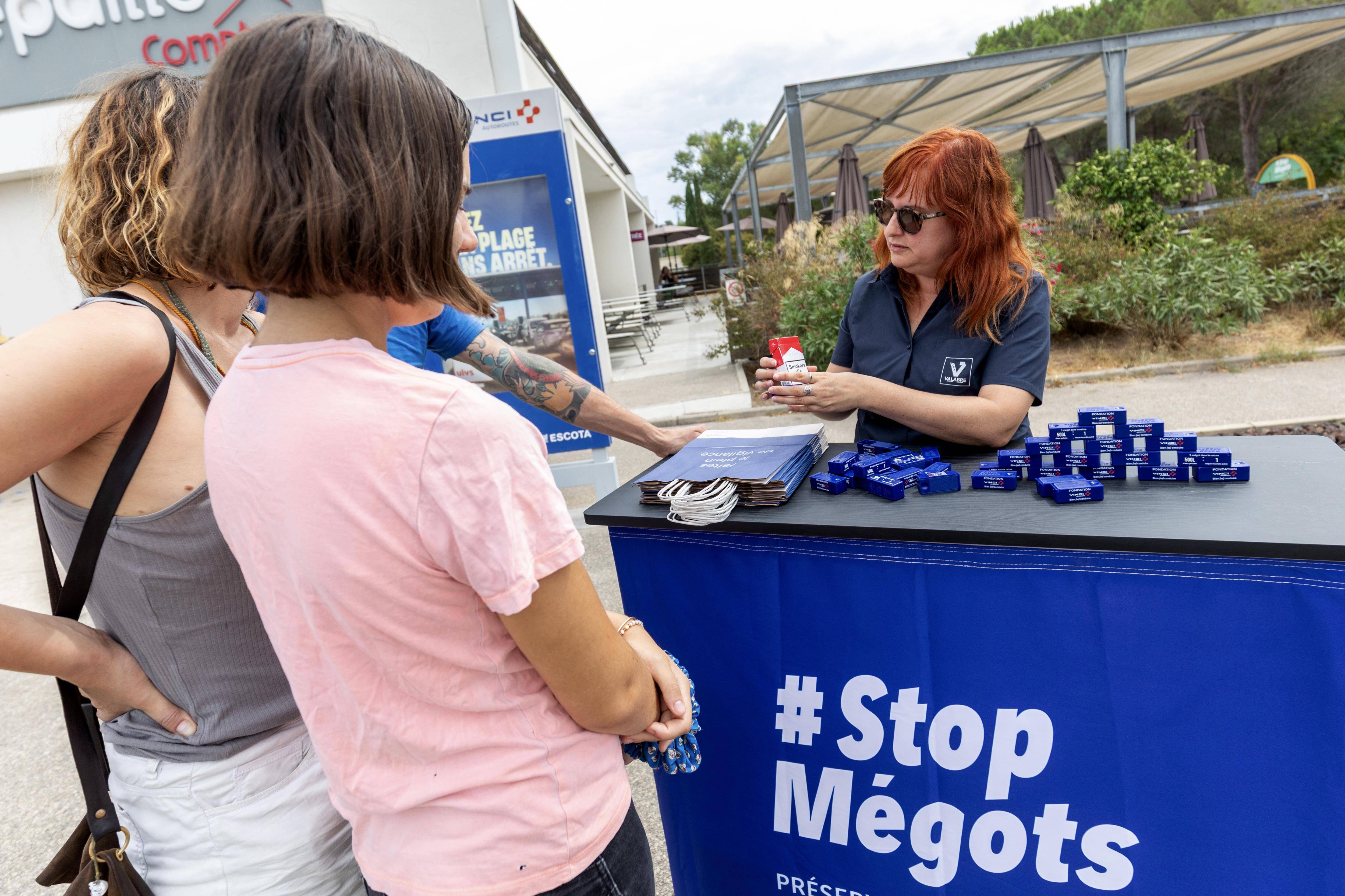 Mégots jetés par les fenêtres: Vinci Autoroutes cible les mauvais usages