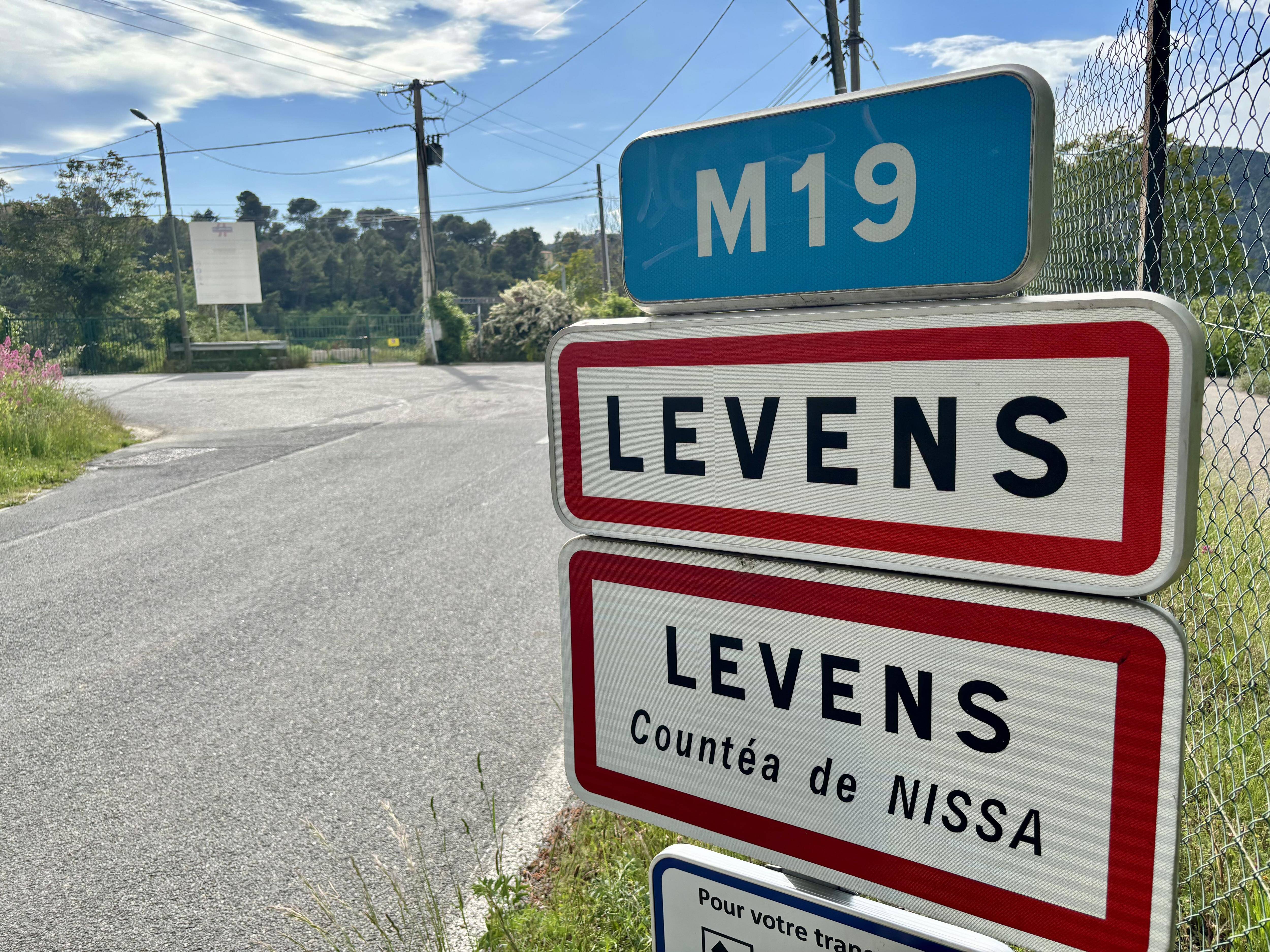 "Vous ouvrez la boîte de Pandore!": la Métropole donne son feu vert à l'exemption de logements sociaux pour cette ville près de Nice, les écologistes s'insurgent