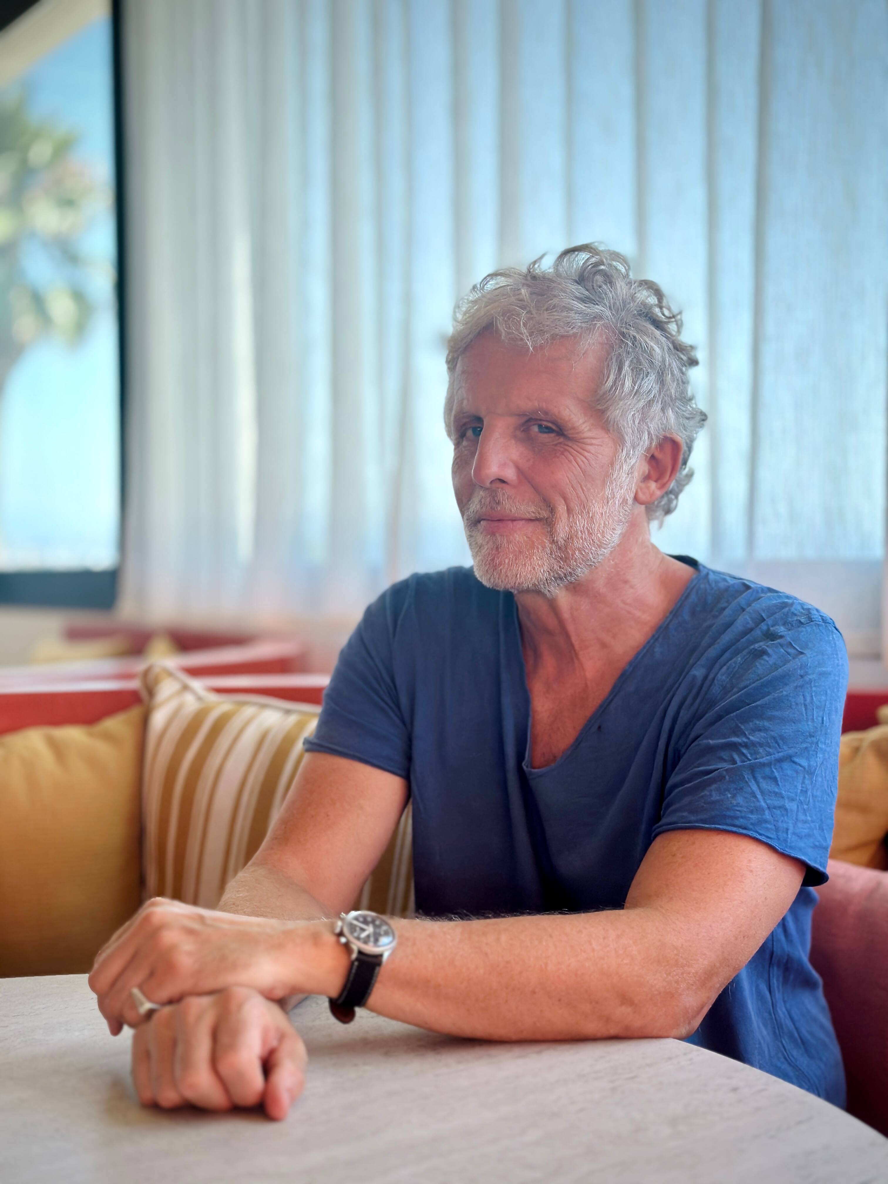 "Il faut avoir la politesse de rire de ses chagrins": de passage à Villeneuve-Loubet, Stéphane Guillon nous a parlé de sa philosophie et de ses projets