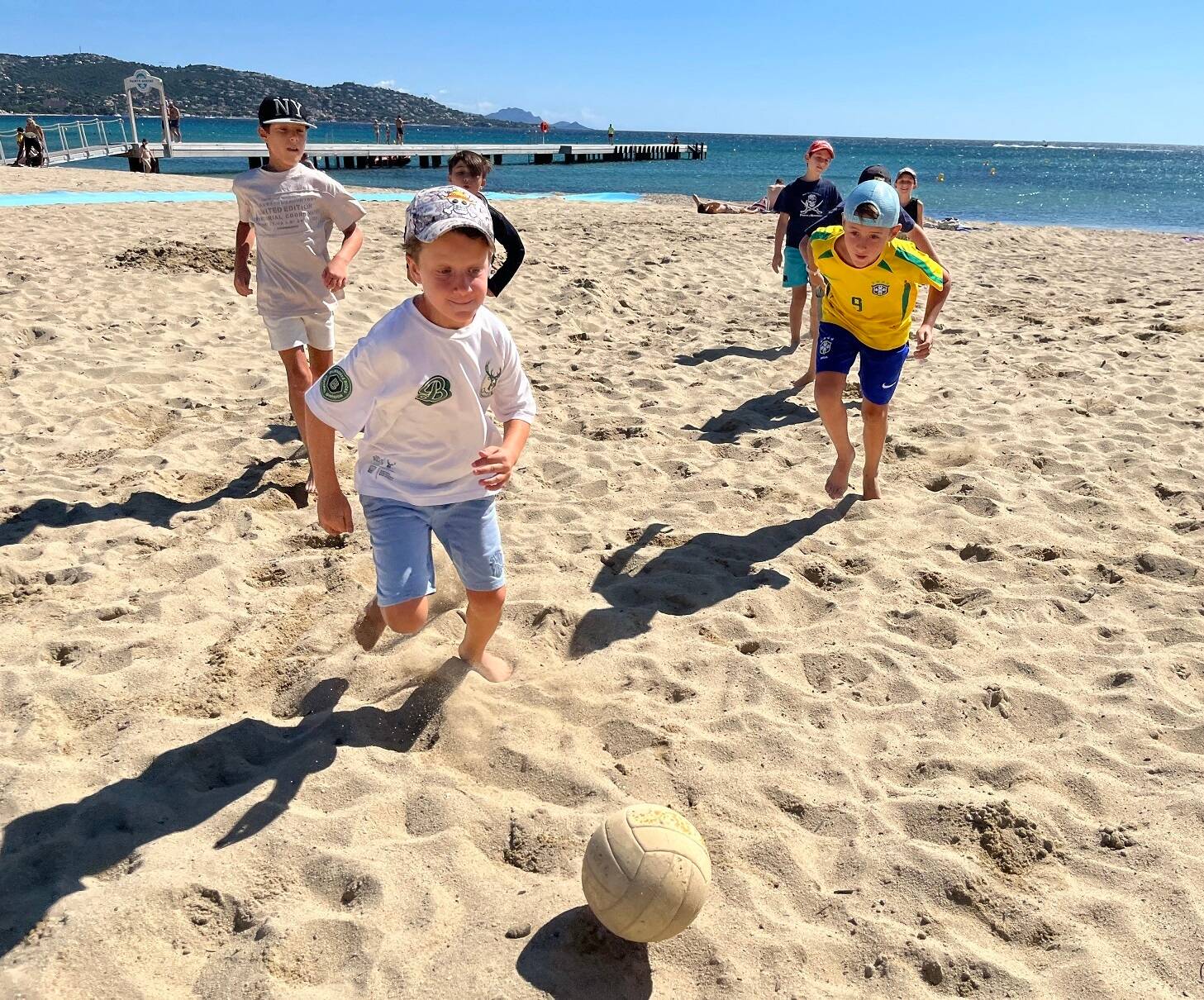 Comment les jeunes s'occupent-ils cet été à Sainte-Maxime?