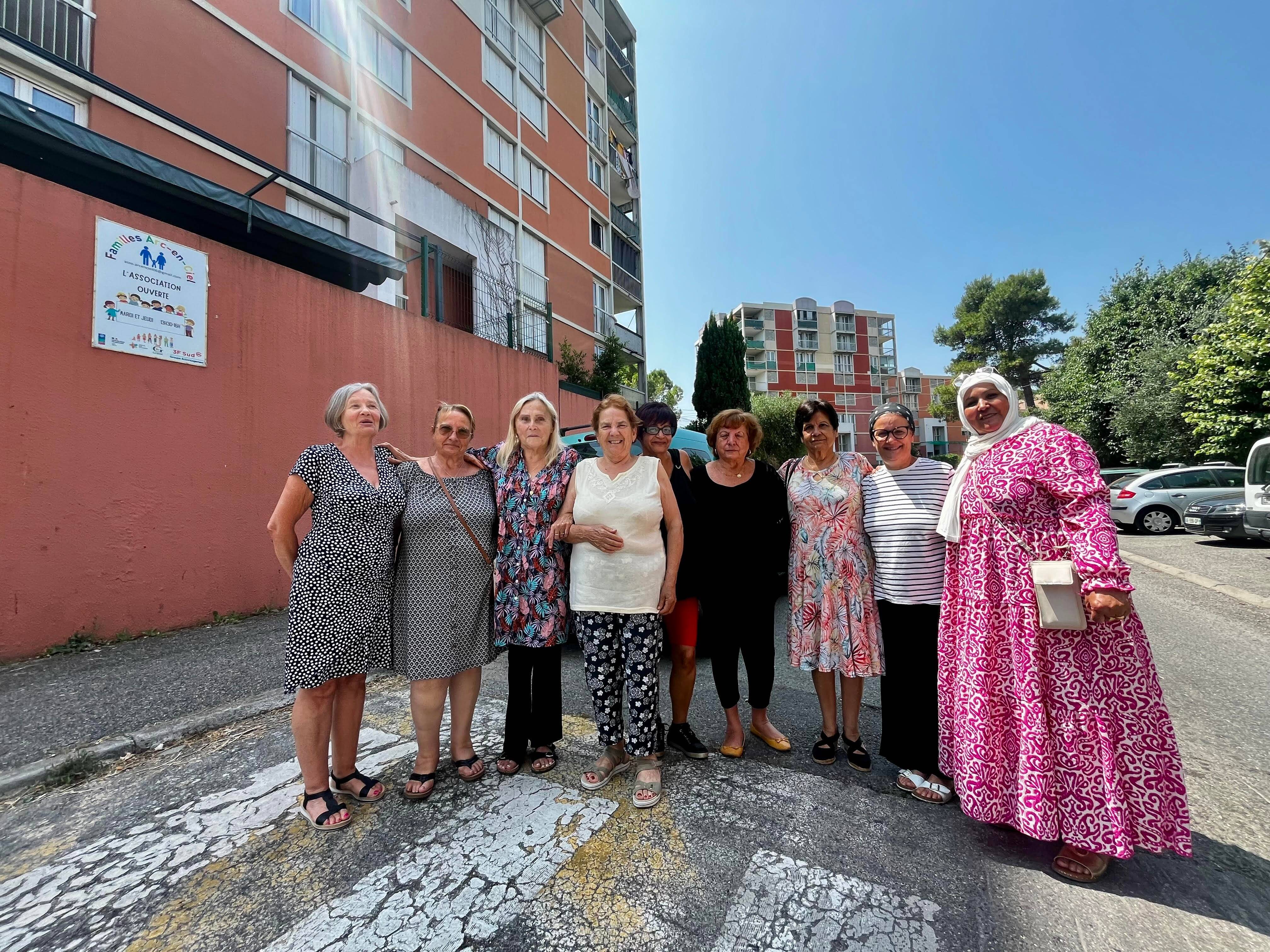 "Je veux rester parce que je les aime": les bénévoles de cette association se démènent pour les habitants de ce quartier prioritaire de Grasse