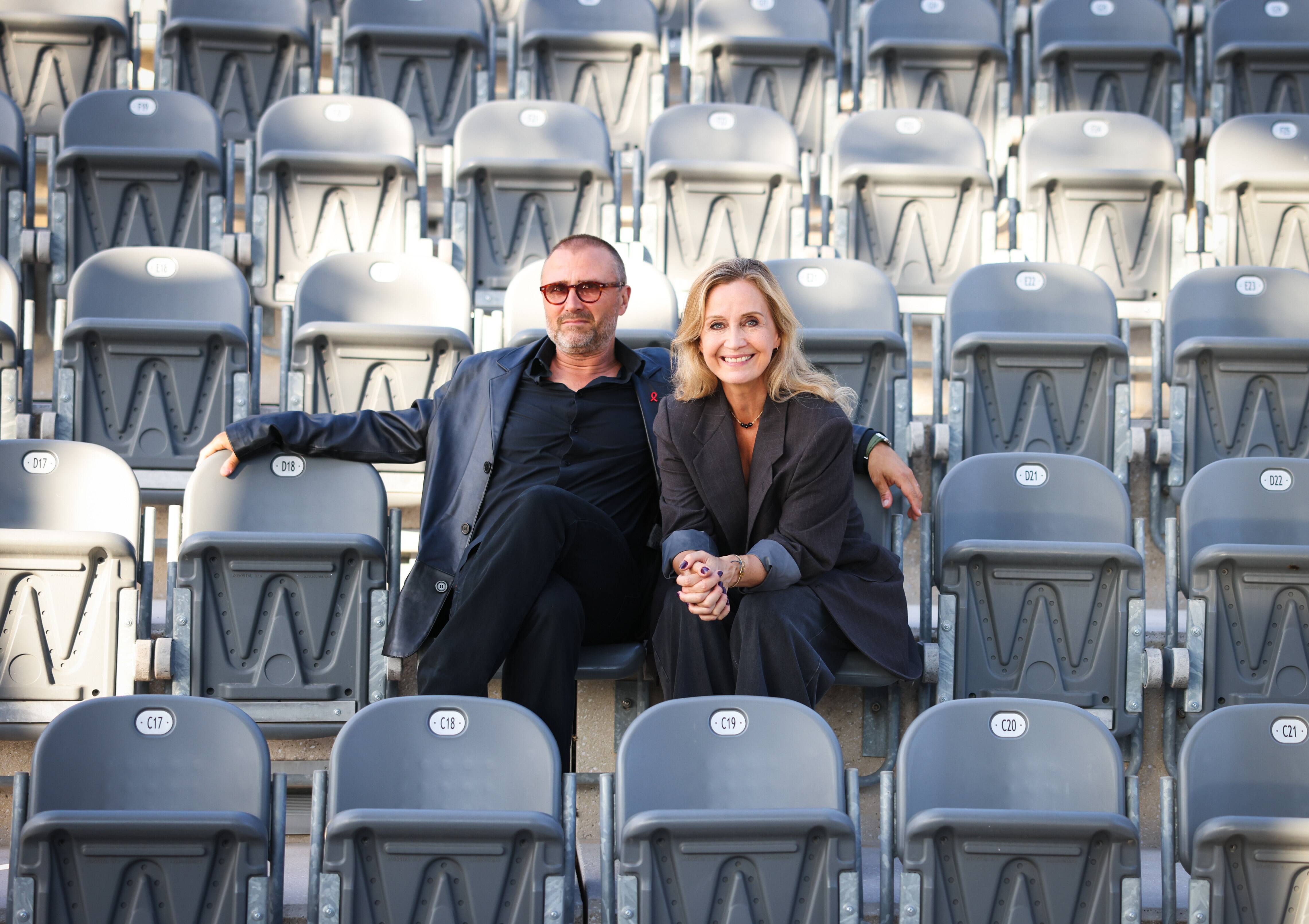 "On vit plus ensemble car on partage la loge, les repas, les hôtels, les trajets...": à Mandelieu, Alexandre Brasseur et Catherine Marchal enchainent les dates dans la région