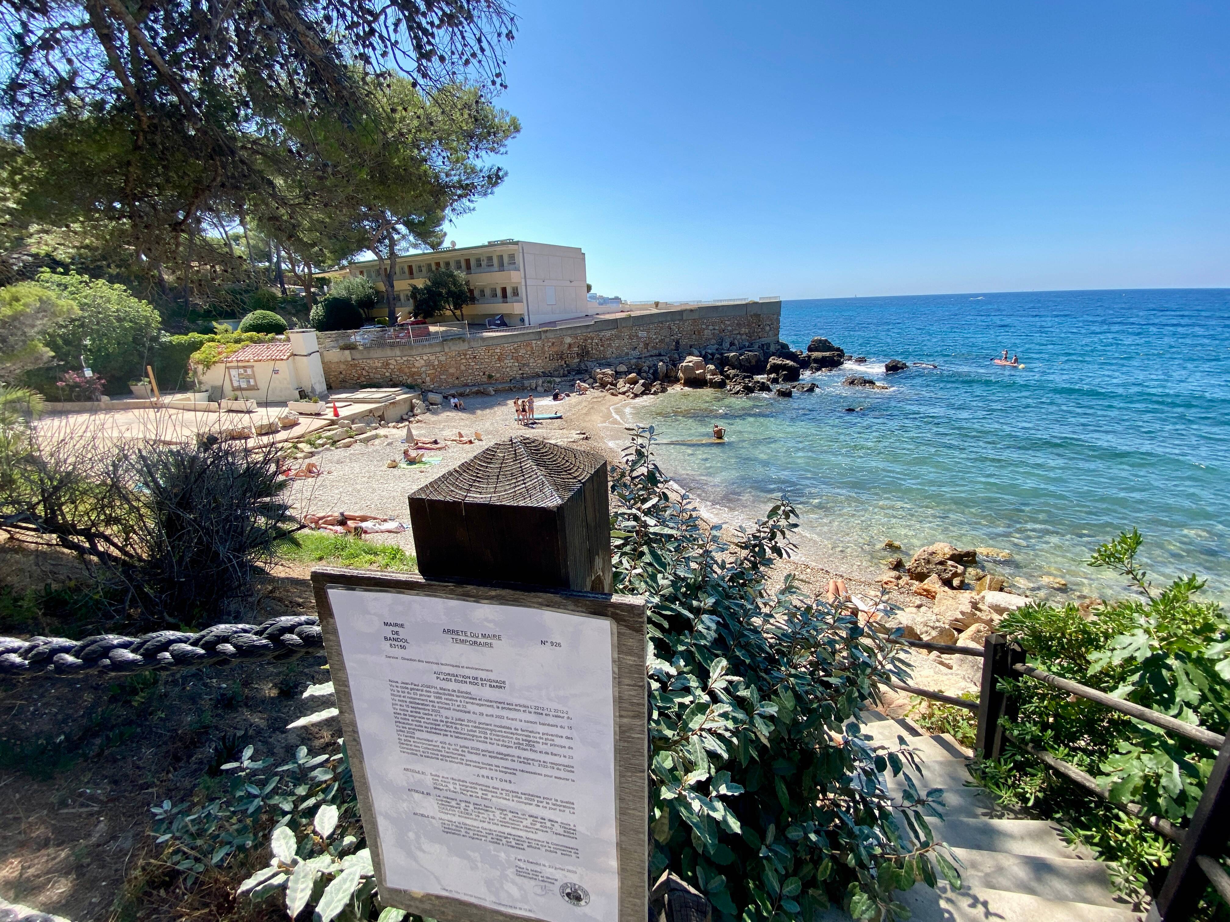 Contrôles sanitaires sur les plages varoises: comment la baignade est-elle autorisée ou interdite? On vous explique tout sur ces tests