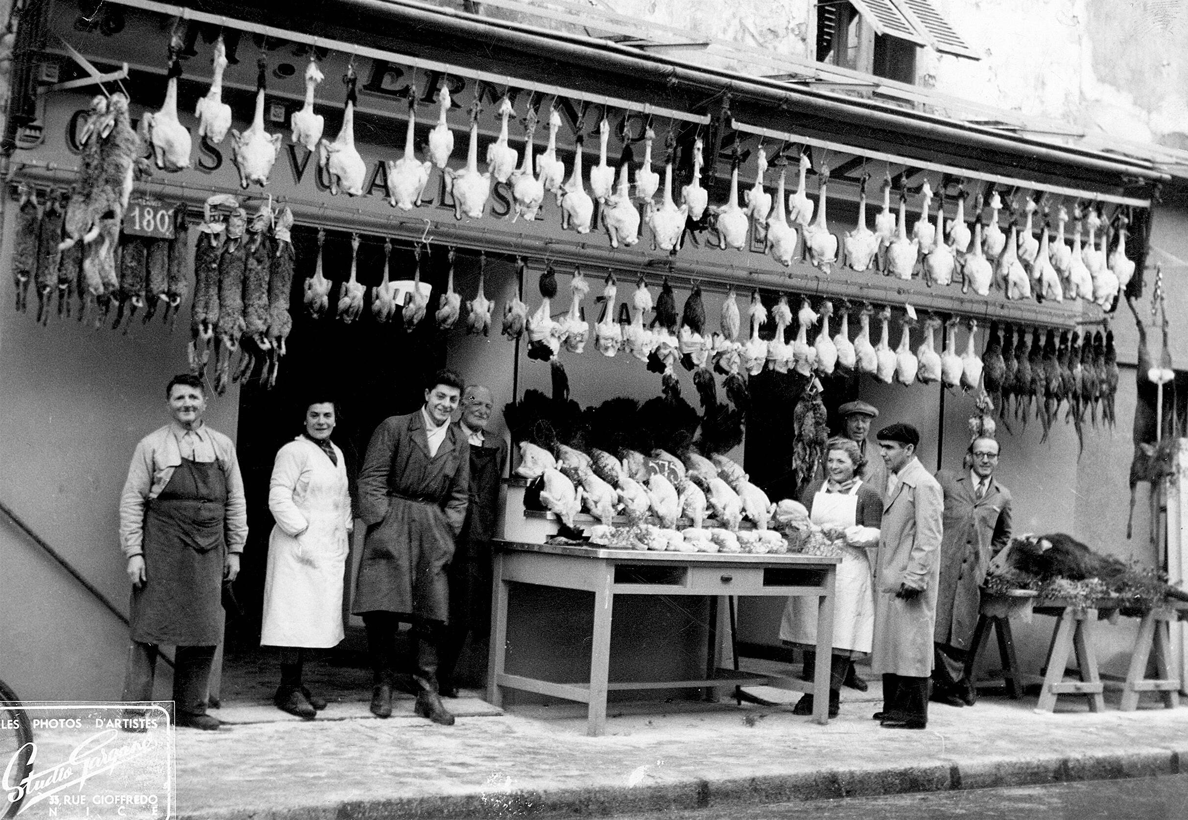 "Tout le monde se connaissait, on s'appelait par nos prénoms": à 100 ans, Marie-Thérèse raconte son cours Saleya à Nice