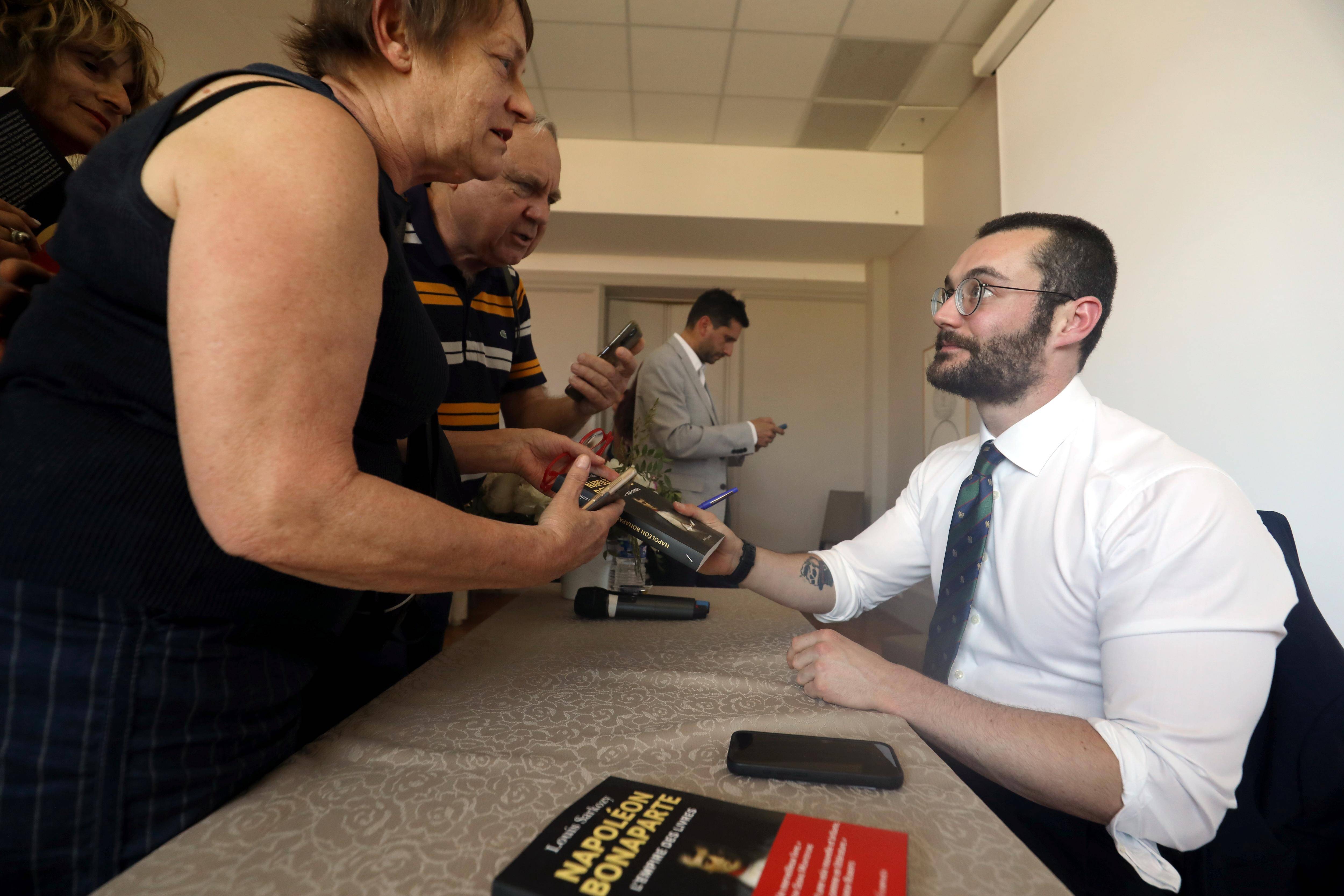 Louis Sarkozy parmi les invités et Nikos Aliagas membre du jury d'un nouveau Prix, le casting du prochain Salon international du Livre de Monaco s'étoffe