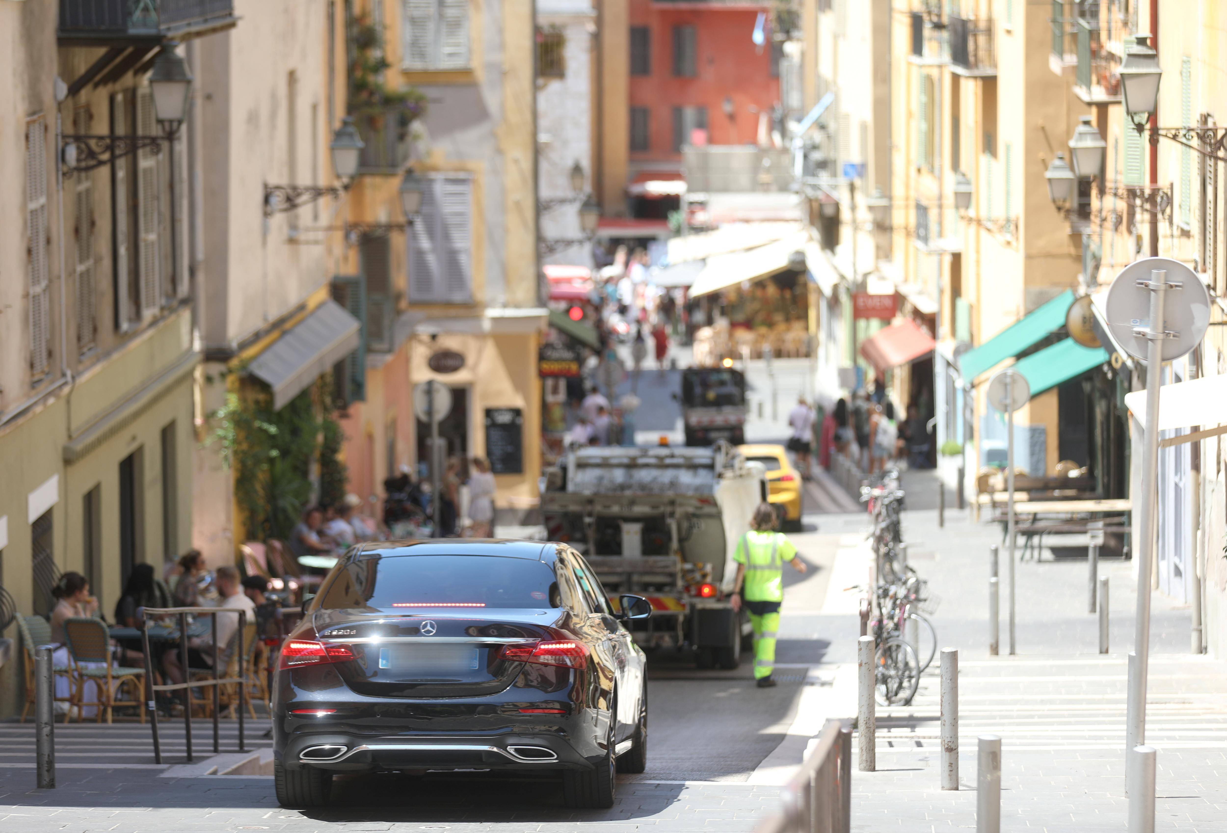 "On a l'impression qu'ils veulent mettre les Niçois dehors": des habitants de ce secteur du Vieux-Nice se plaignent de la présence des voitures