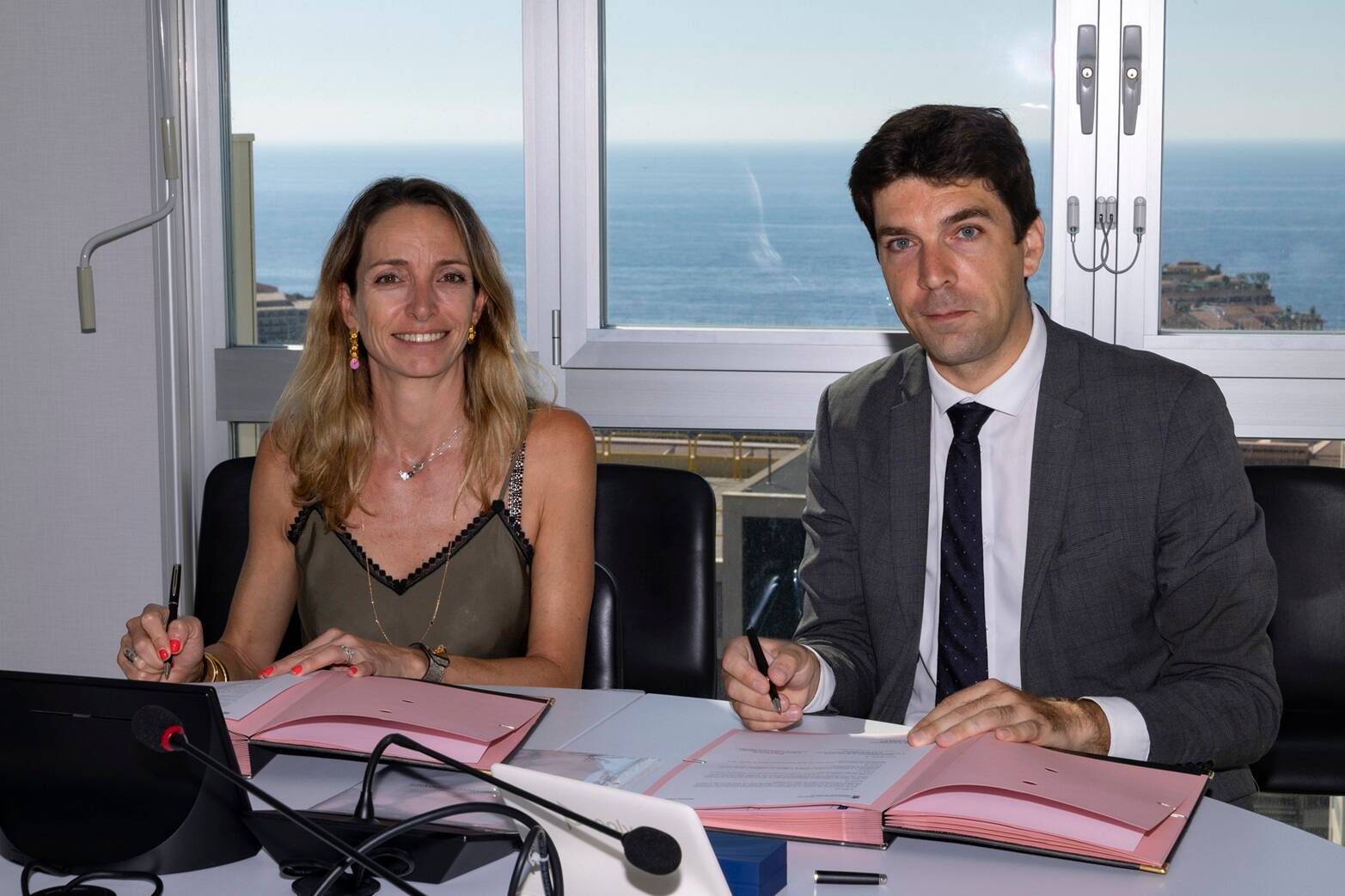 Le Centre hospitalier Princesse Grace verse dans les Archives nationales de Monaco des documents datés de 1904 à 1979