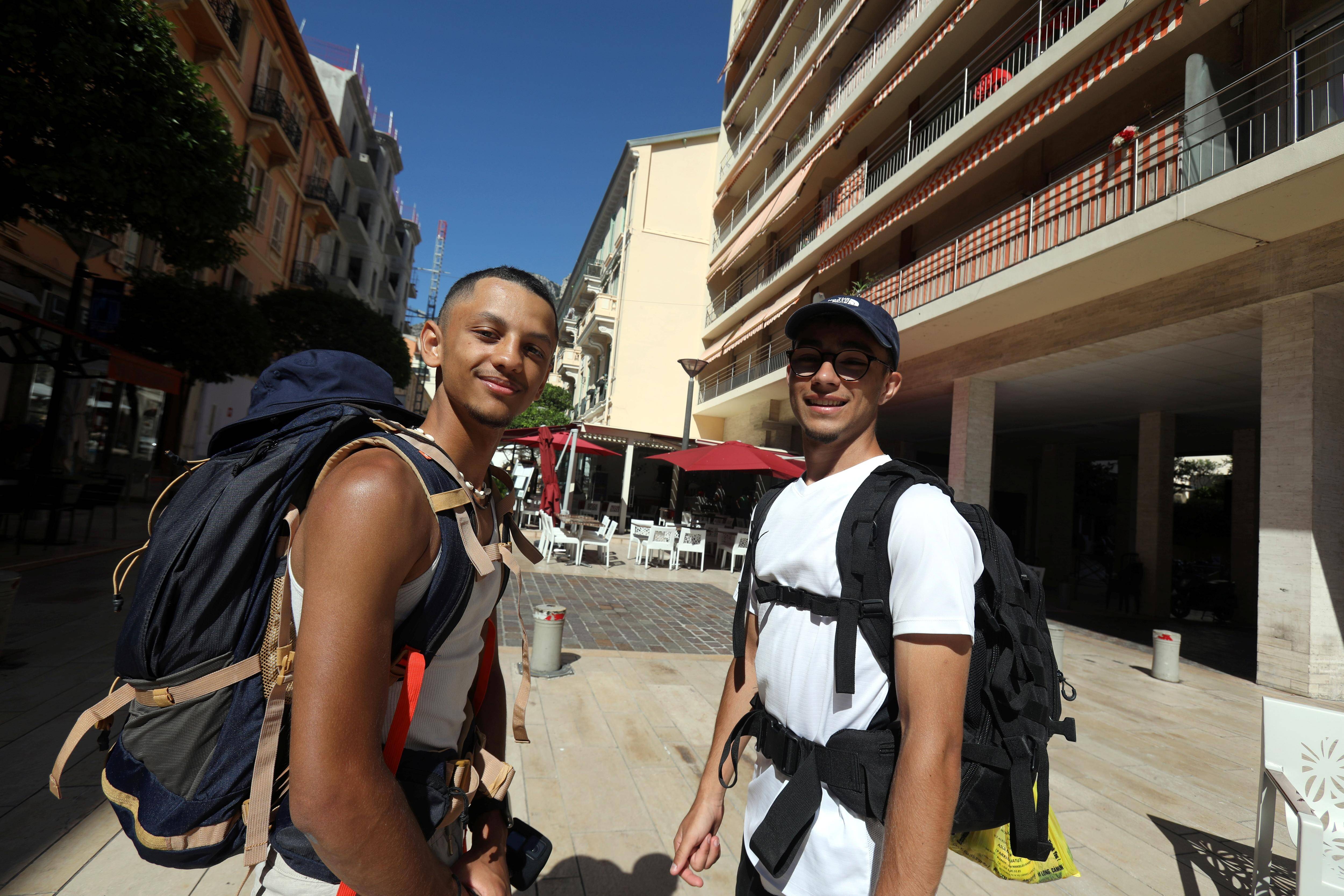 Ils ont marché de Chartres à Monaco avec zéro euro en poche: Mathéo et Lenzo nous racontent leur défi