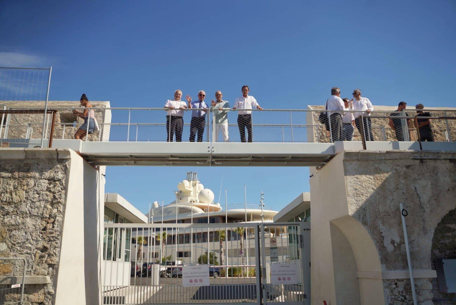 "Un trait d'union", une nouvelle passerelle bientôt en service pour relier la vieille ville et les remparts d'Antibes