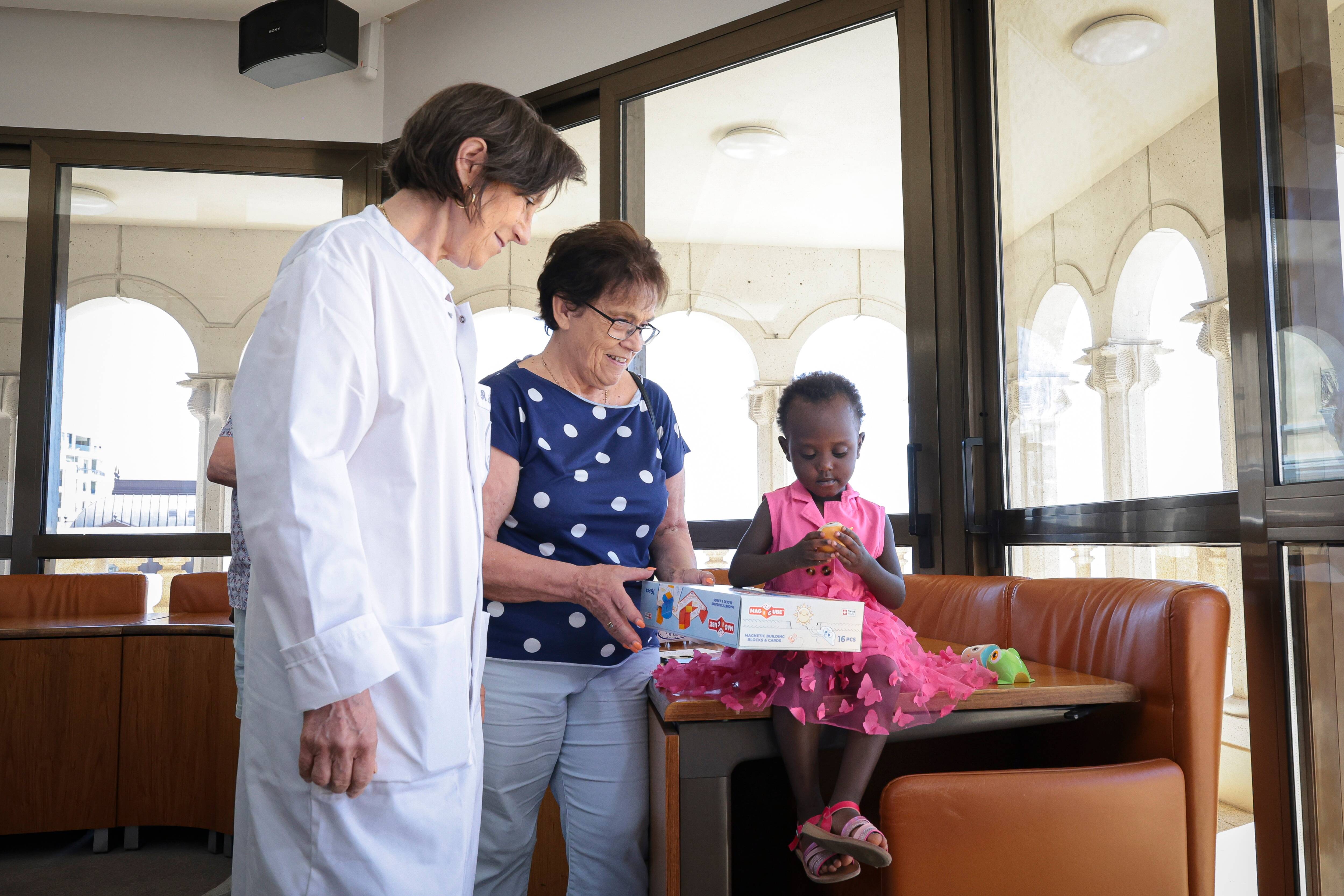 Arrivées du Burundi et de Madagascar, Mia et Fayah ont été opérées à Monaco grâce à une indéfectible chaîne du coeur
