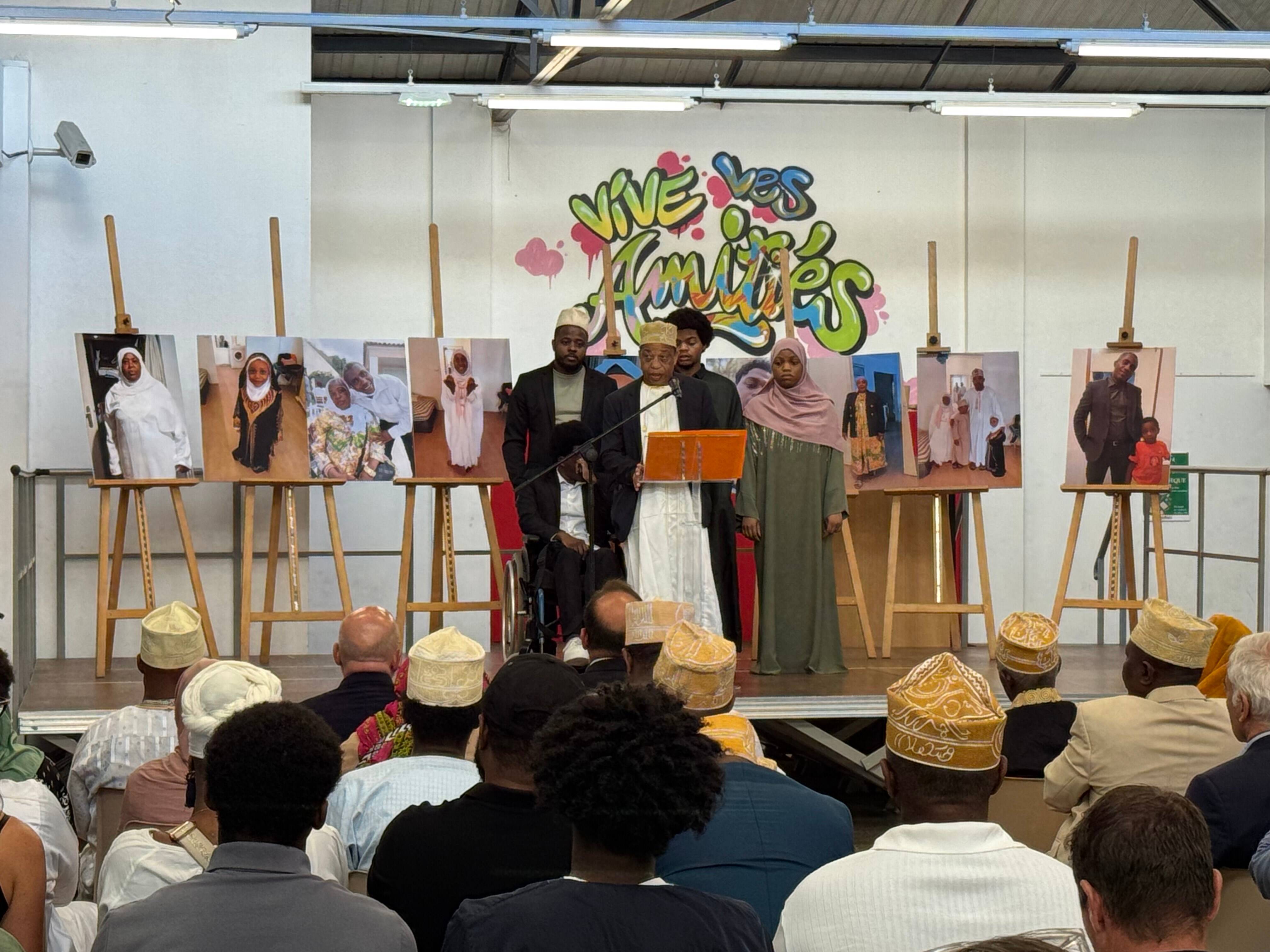 "Faire vivre leur mémoire dans la dignité et le respect": les familles recueillies à Nice, un peu plus d'un an après le tragique incendie des Moulins