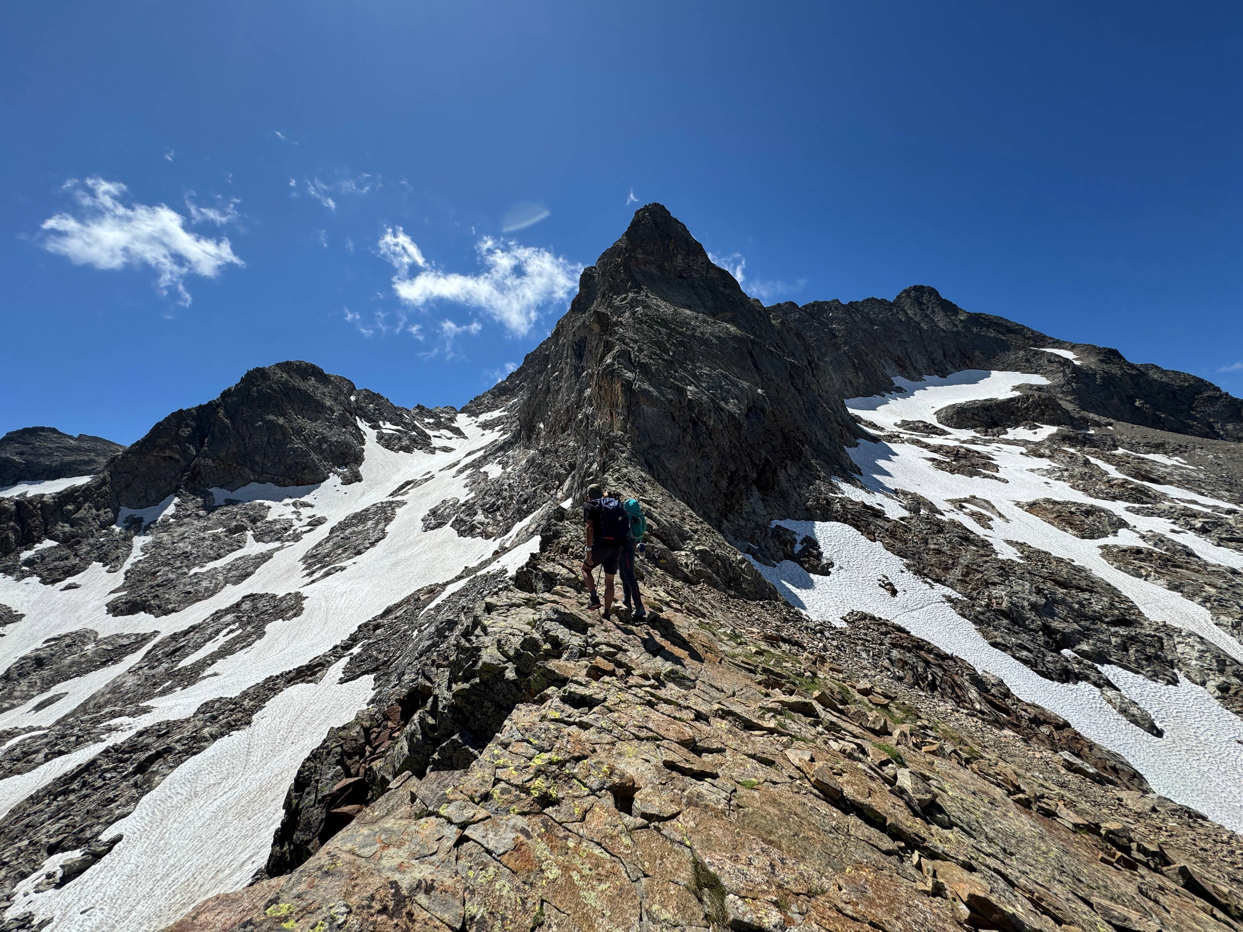 "Ce changement bouleverse tout l'équilibre naturel: la biodiversité, le cycle de l'eau, la stabilité des pentes...": sur les traces des derniers glaciers du Mercantour