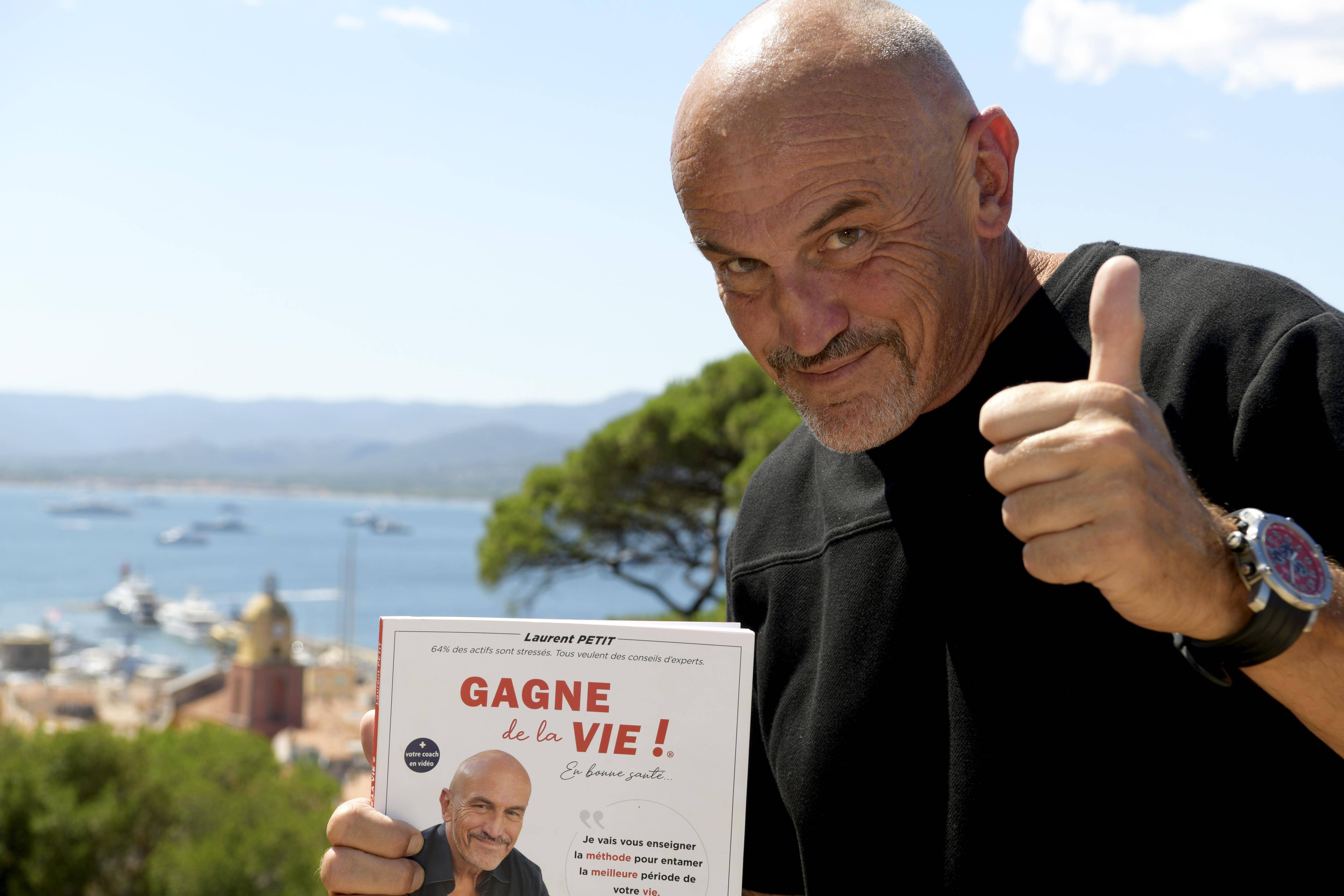 Saint-Tropez: après une carrière de kick-boxeur, de kinésithérapeute et de coach, Laurent Petit se lance dans l'écriture