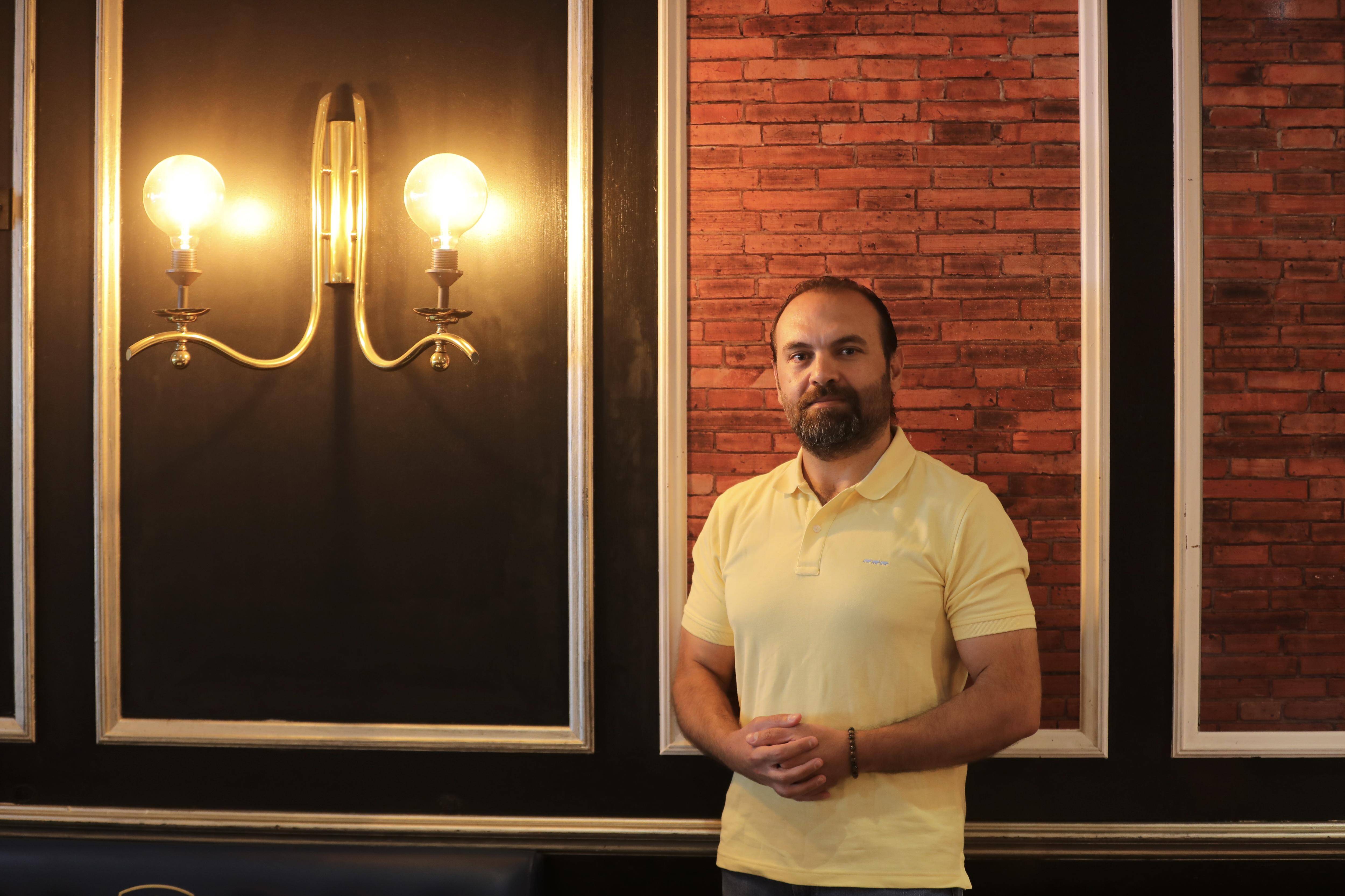 "J'espère que la France ne me lâchera pas": ce journaliste syrien réfugié à Toulon raconte son histoire