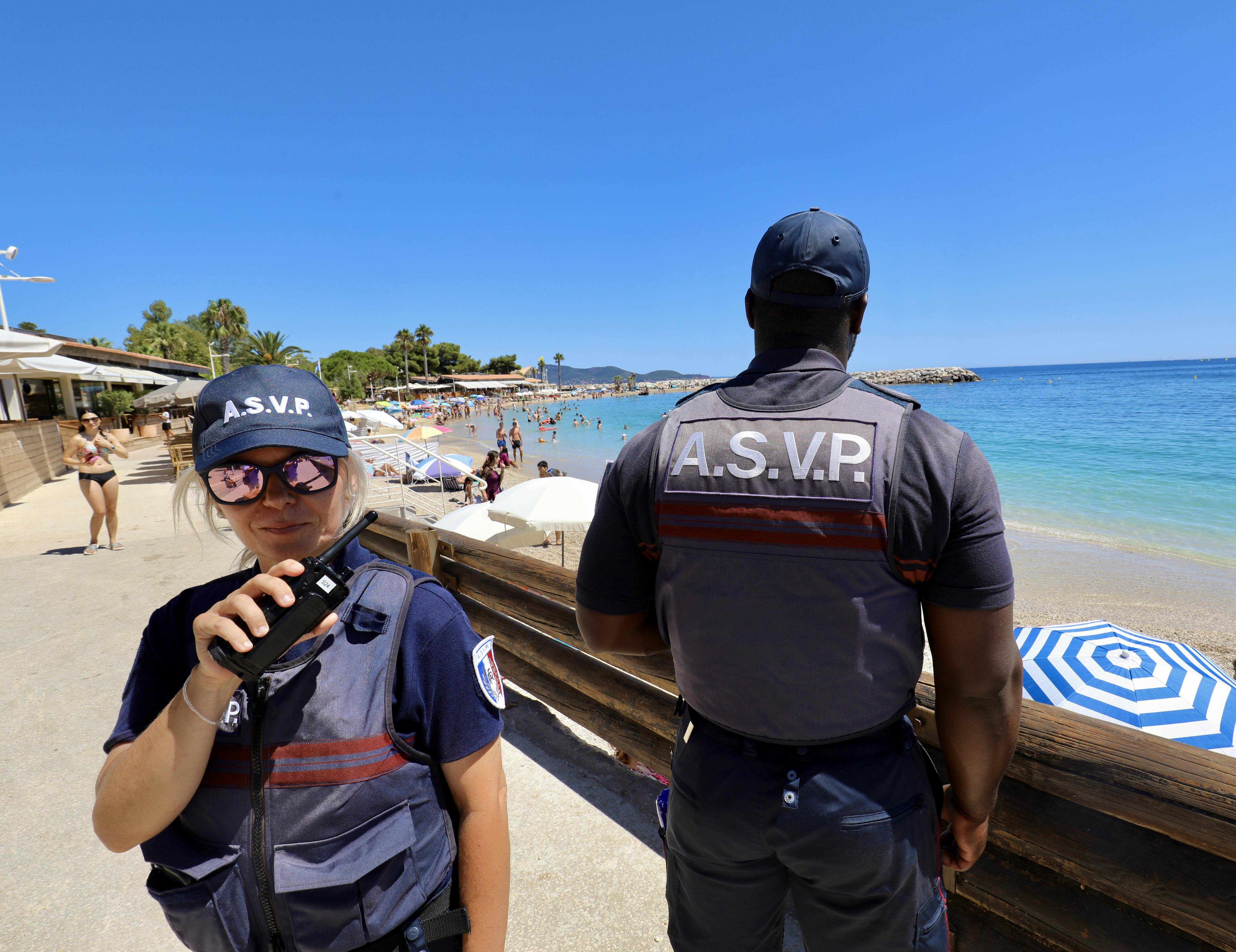 "Nous veillons à sensibiliser avant de sévir": voici comment ces agents veillent au respect des règles sur les plages de Toulon