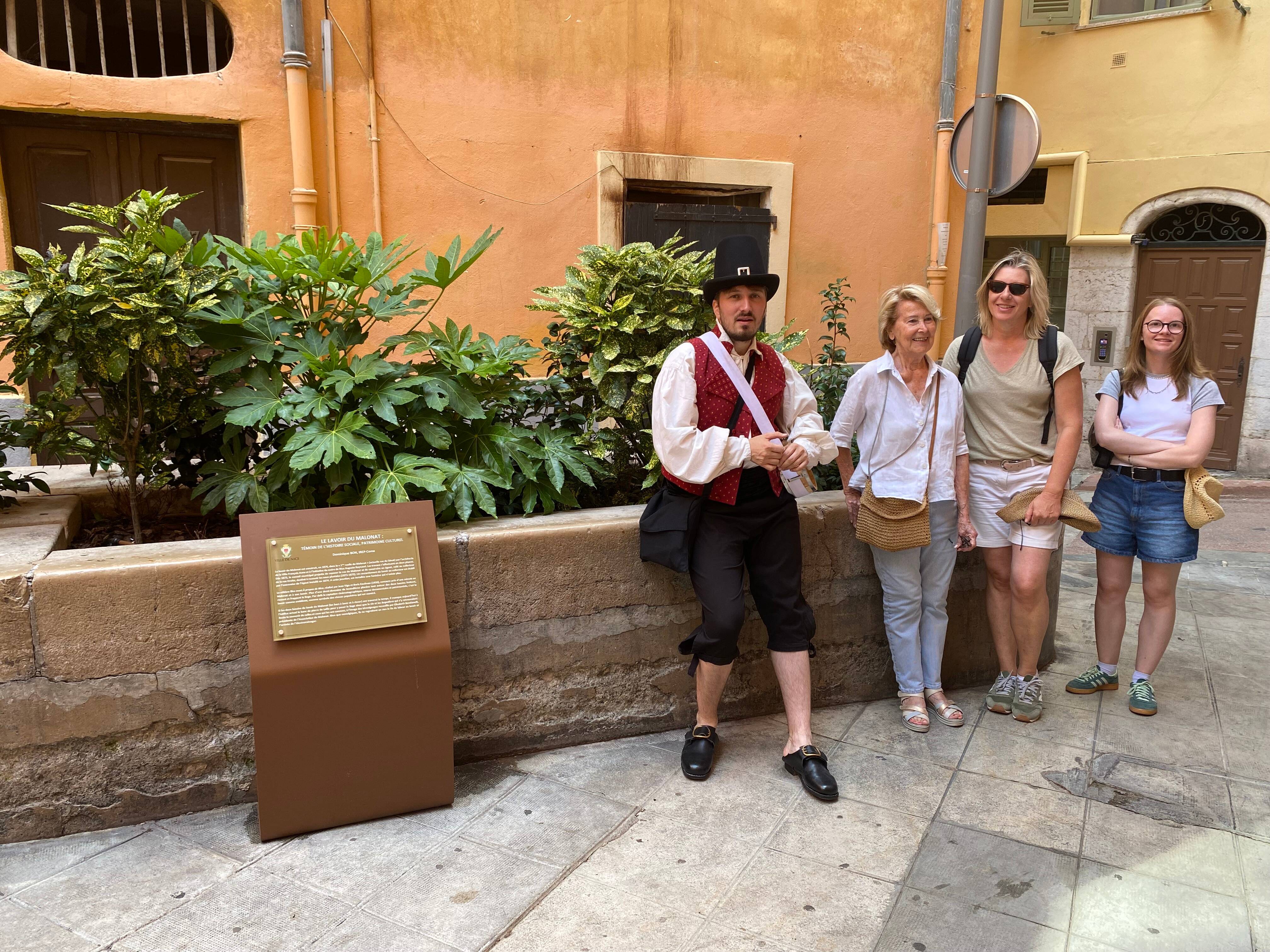 "On m'a fait descendre ici, pour décoller les têtes!": ce guide devient l'ancien bourreau de la ville pour vous faire visiter le Vieux-Nice