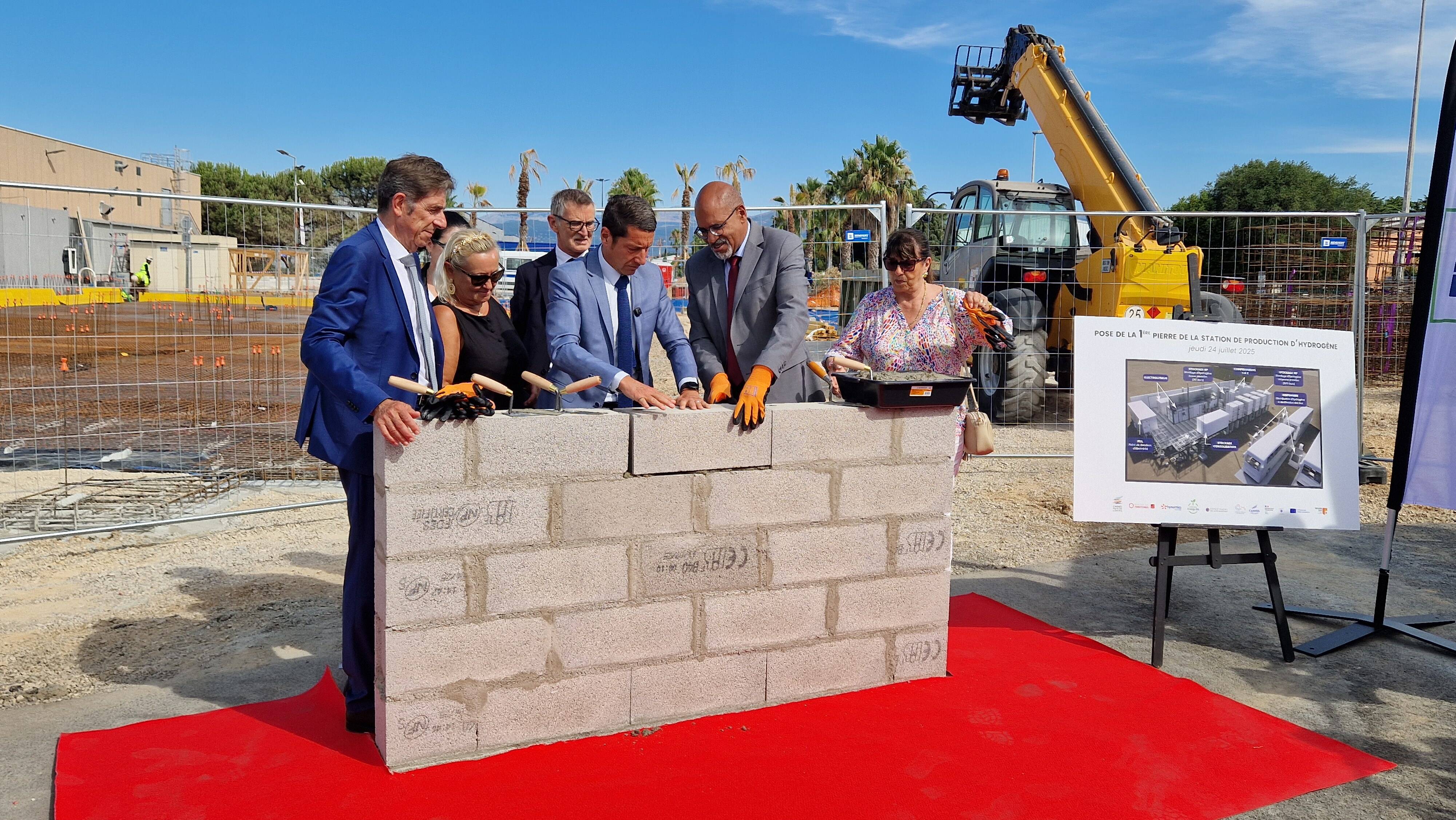À Cannes, la station d'hydrogène pour alimenter les bus est sur les rails