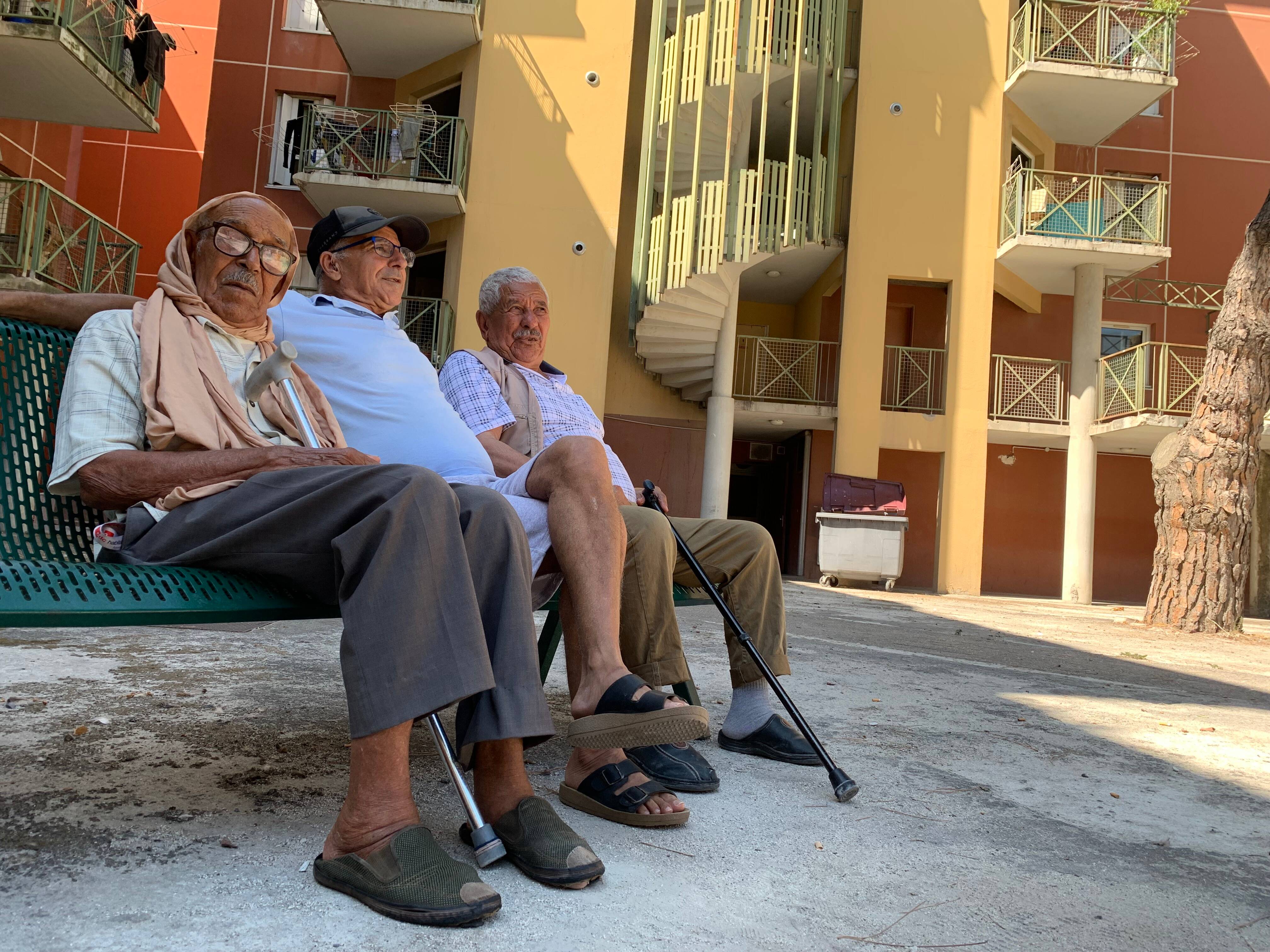 "Ici, les gens meurent seuls, loin des regards...": à l'ouest de Nice, le énième cri d'alerte des vieux travailleurs migrants du foyer Adoma sera-t-il entendu?