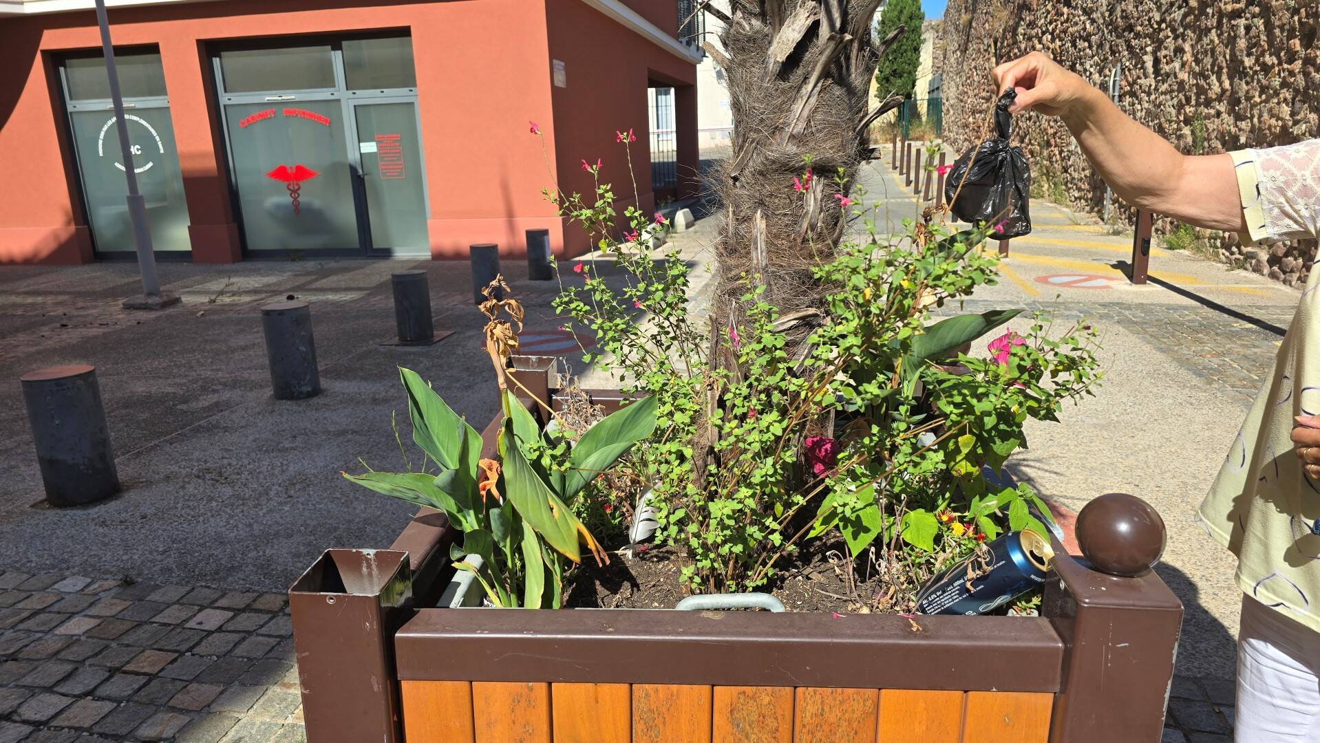 "Ras-le-bol": riverains et touristes dénoncent les incivilités permanentes dans le centre de Fréjus