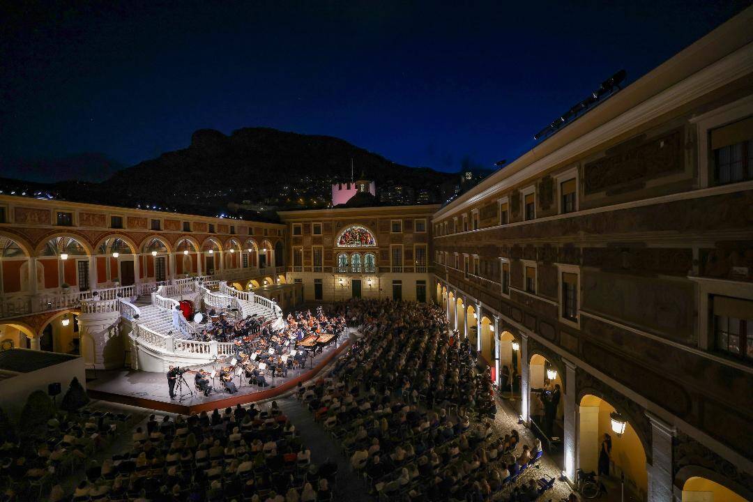 La saison des concerts d'été au Palais princier s'achève ce jeudi avec le chef d'orchestre arménien Emmanuel Tjeknavorian, pour la première fois à Monaco
