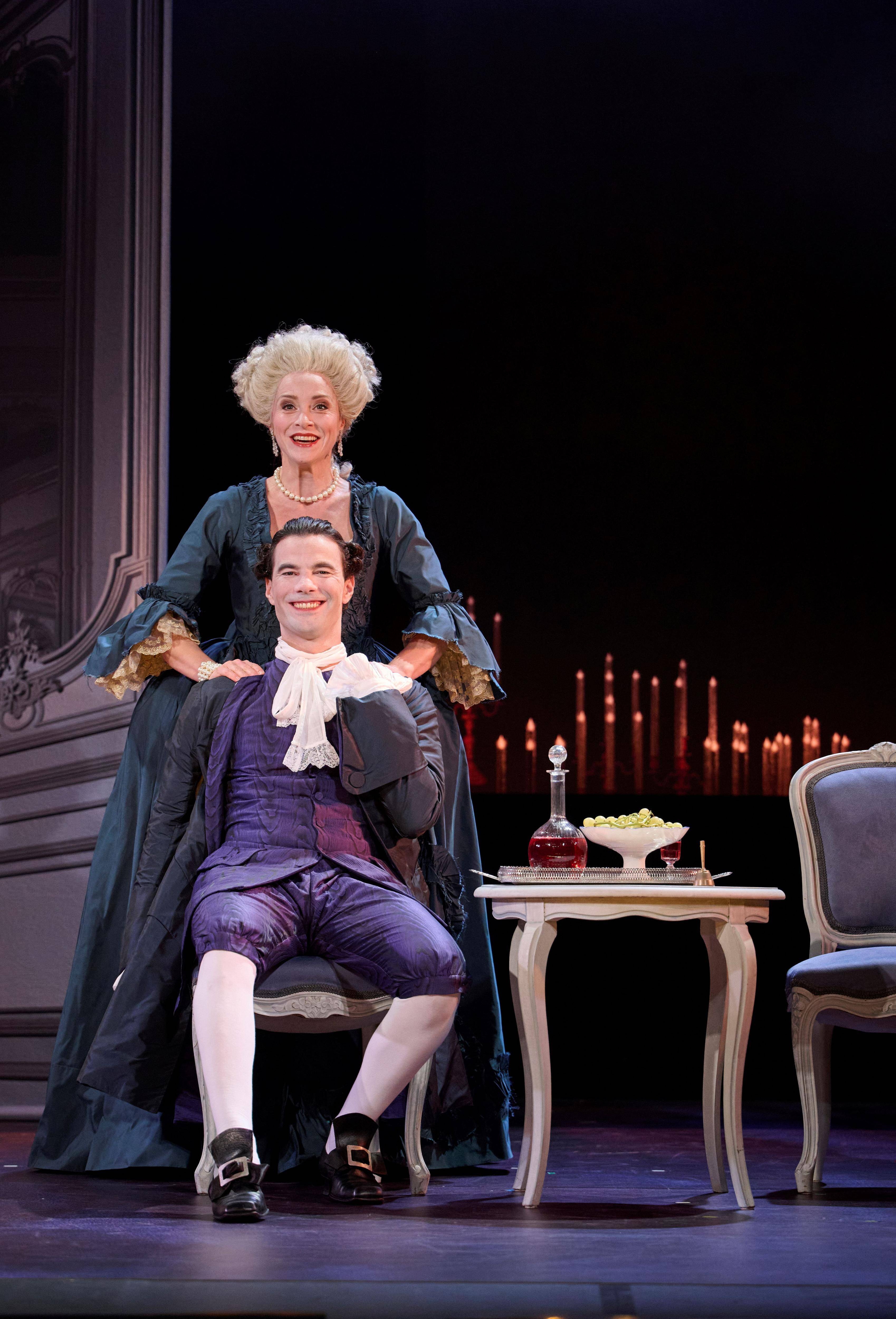 Elle est ce jeudi soir, à Ramatuelle, la marquise de Merteuil dans l'adaptation des "Liaisons dangereuses": Delphine Depardieu se confie