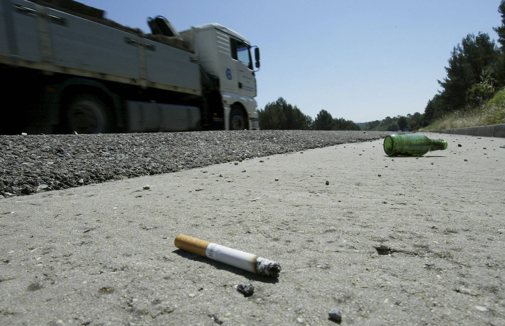 Un conducteur sur cinq jette encore ses déchets par la fenêtre en voiture: voici trois bonnes pratiques à adopter
