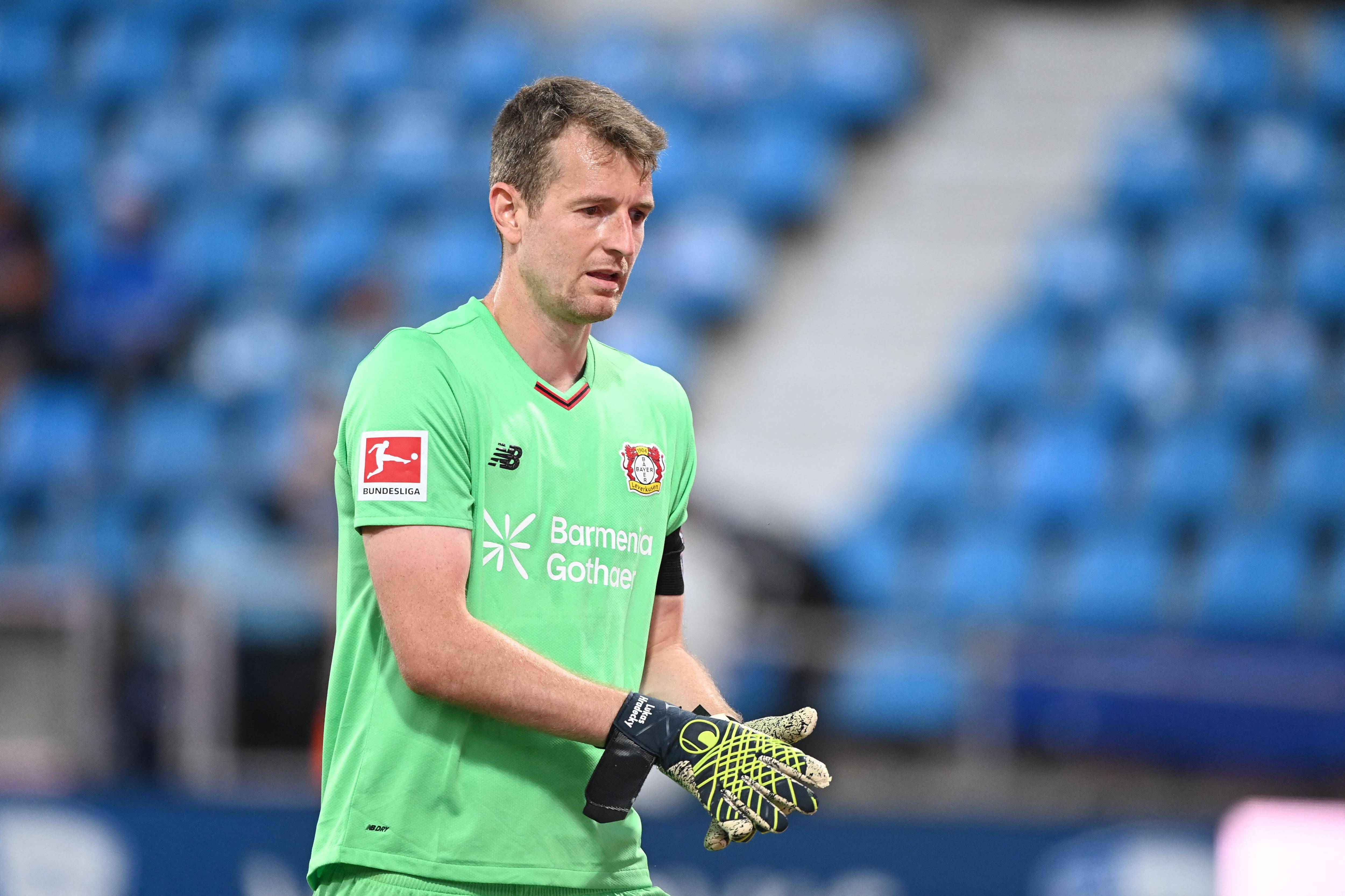 Lukas Hradecky sur le point de s'engager avec l'AS Monaco, Radoslaw Majecki va être prêté à Brest