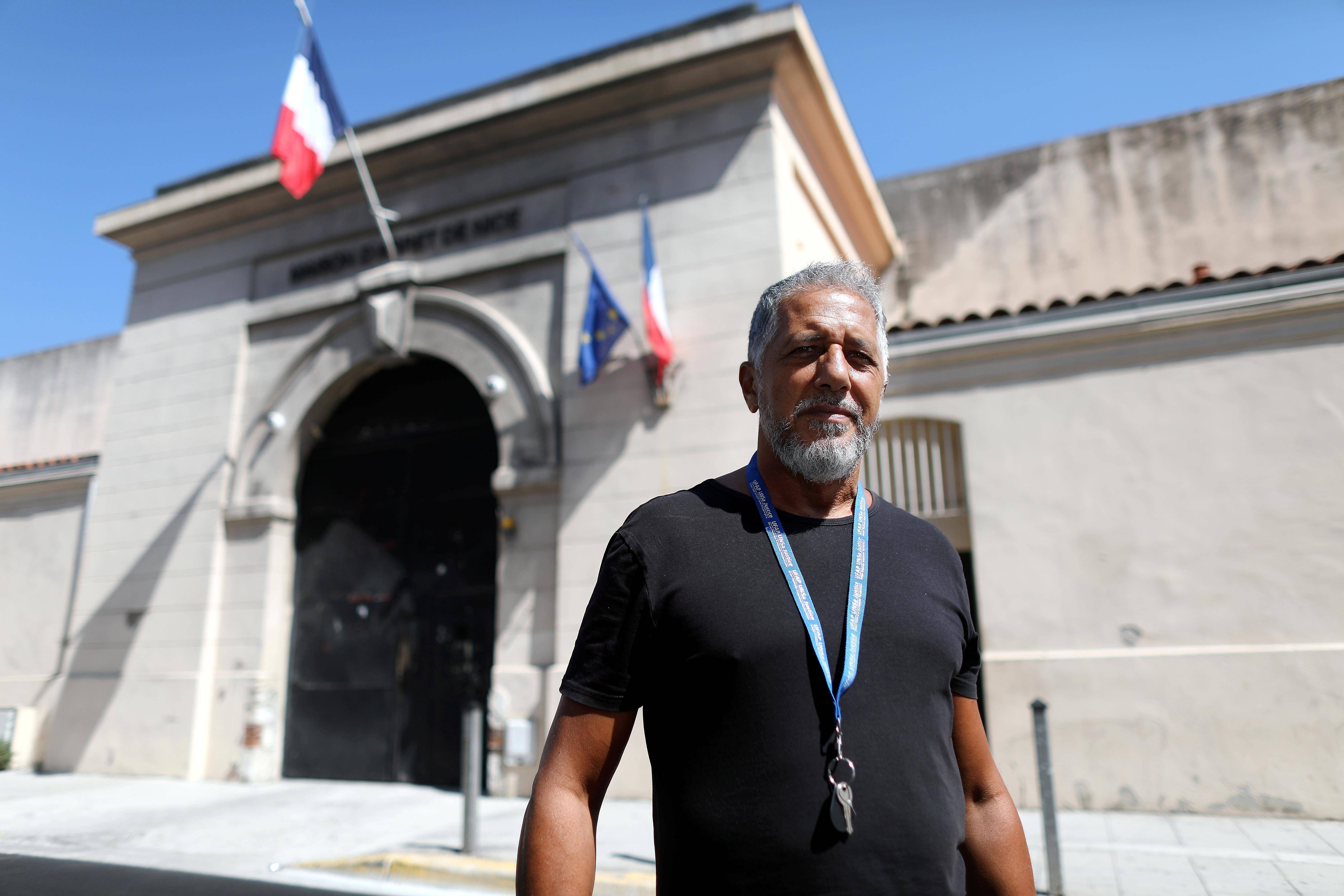 "En surpopulation, nous avons plus la pression": à Nice, deux agents pénitentiaires racontent les coulisses de la prison