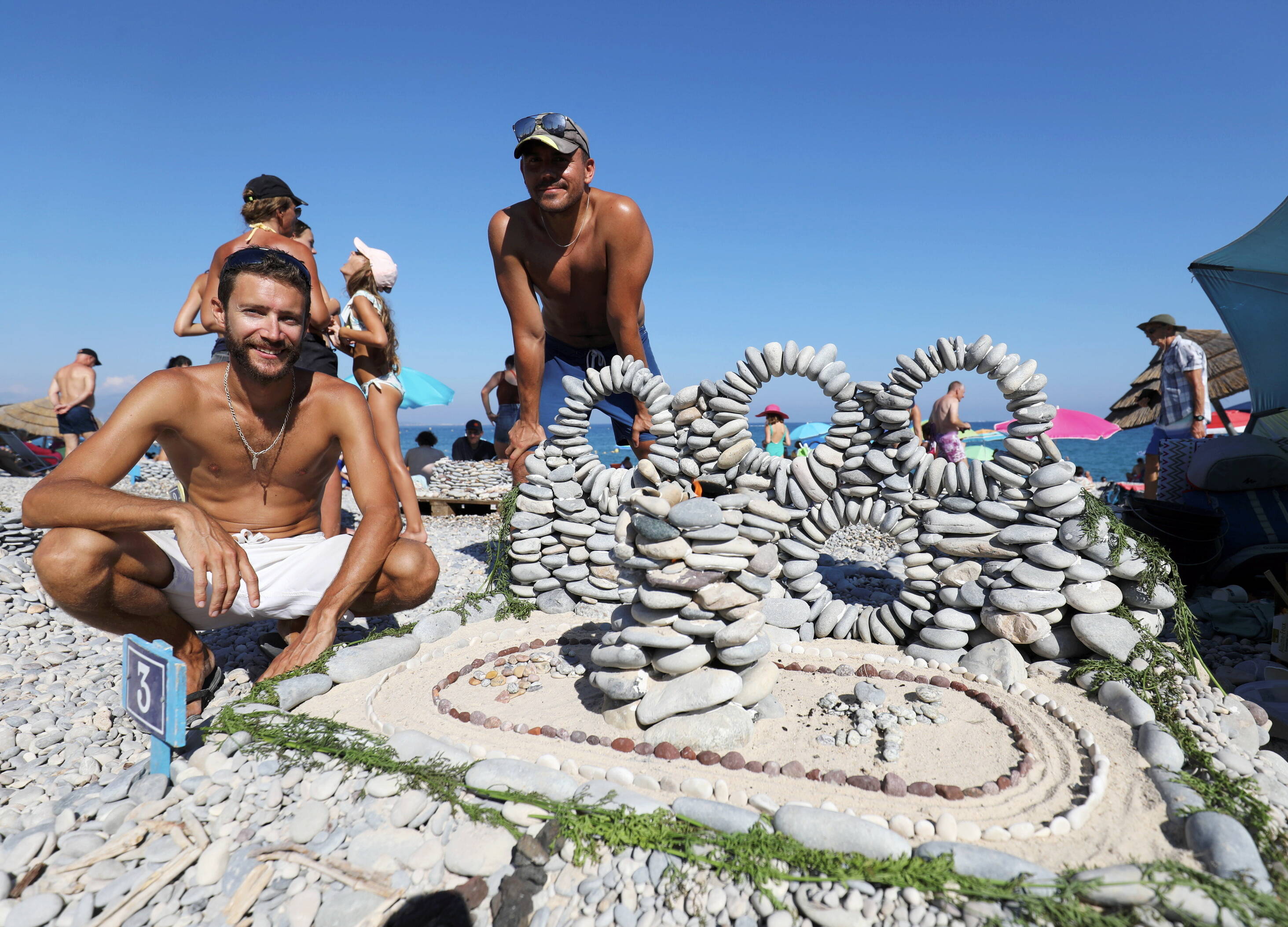Qui sera sacré? Le championnat du monde de châteaux de galets de retour ce lundi à Villeneuve-Loubet
