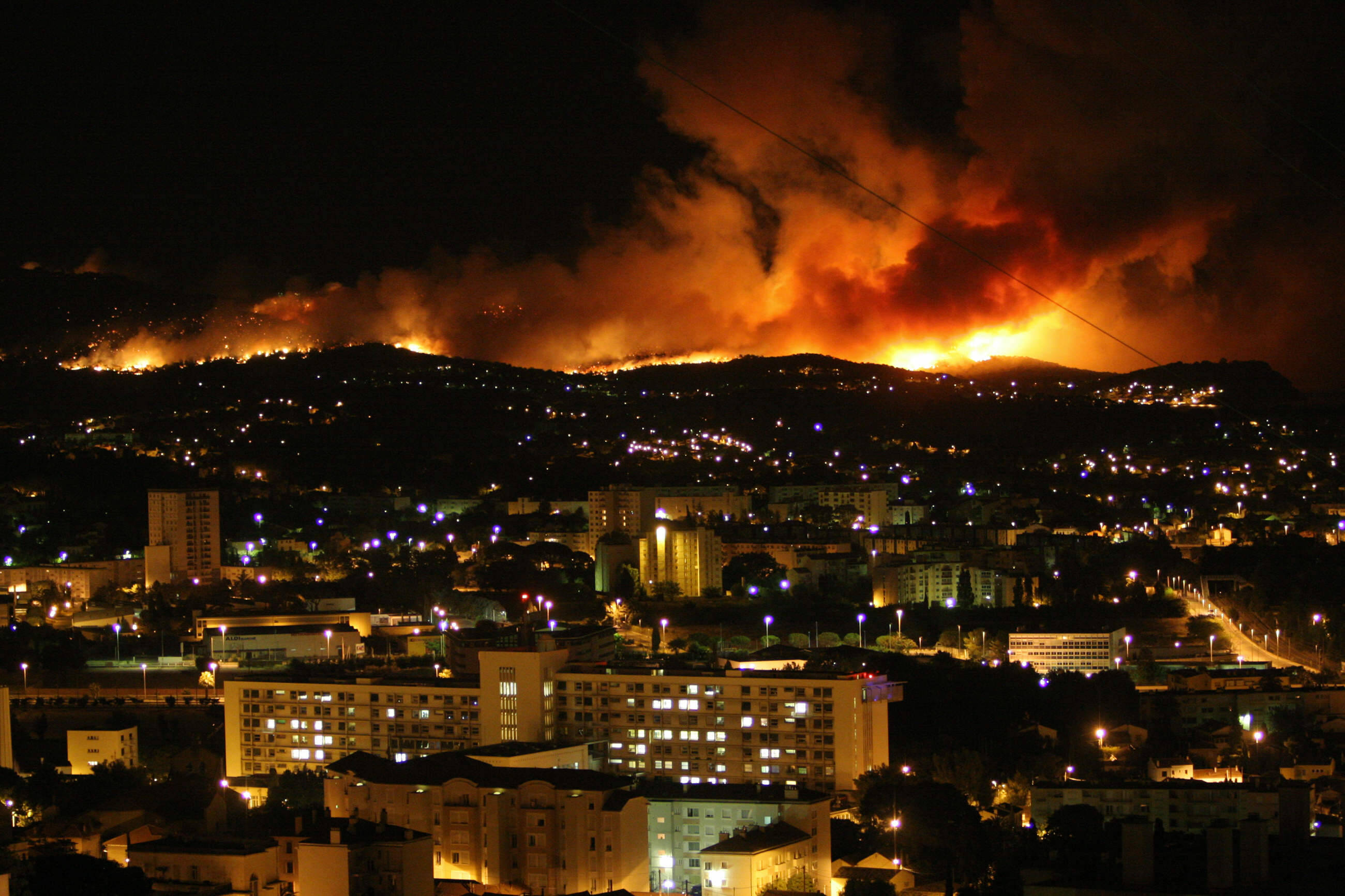 168 hectares réduits en cendre: il y a 20 ans, le massif de la Colle Noire, entre Le Pradet et Carqueiranne, s'embrasait en pleine nuit