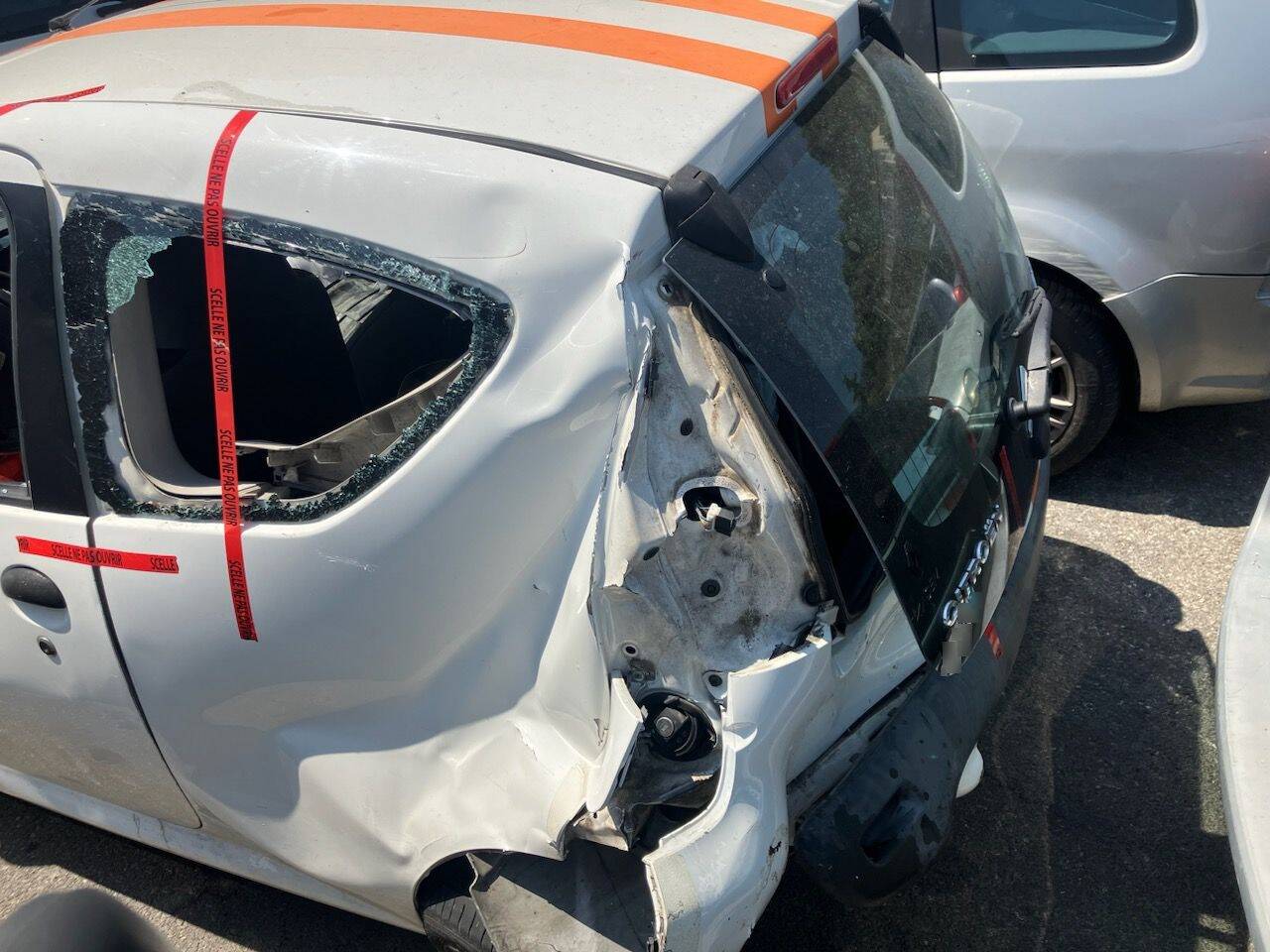 "Les pompiers ont sauvé le petit jeune": la mère d'une des victimes raconte le terrible accident de circulation à Saint-Blaise