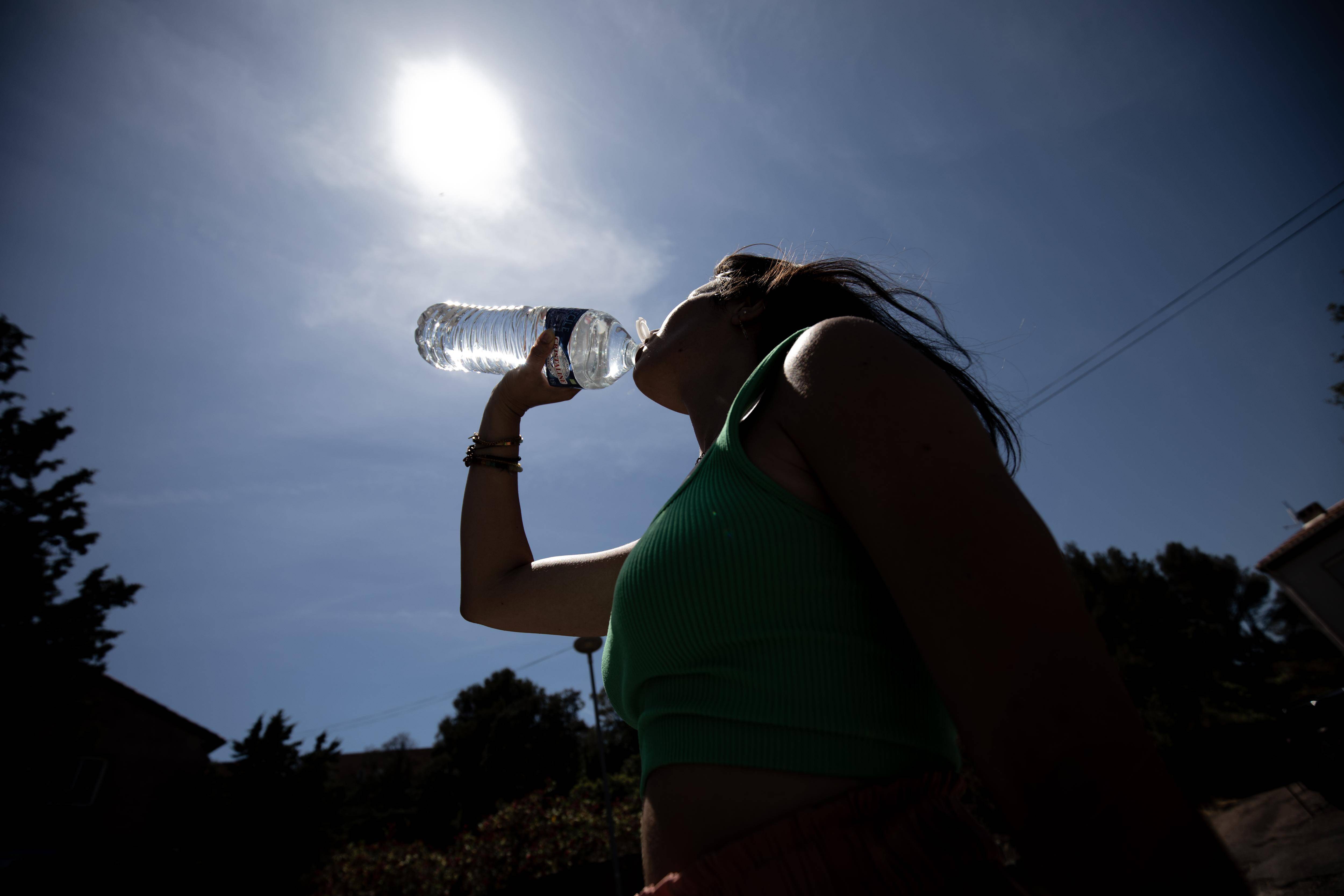"S'il fait très chaud, je ne sors pas, c'est tout": comment vit-on la canicule à Toulon
