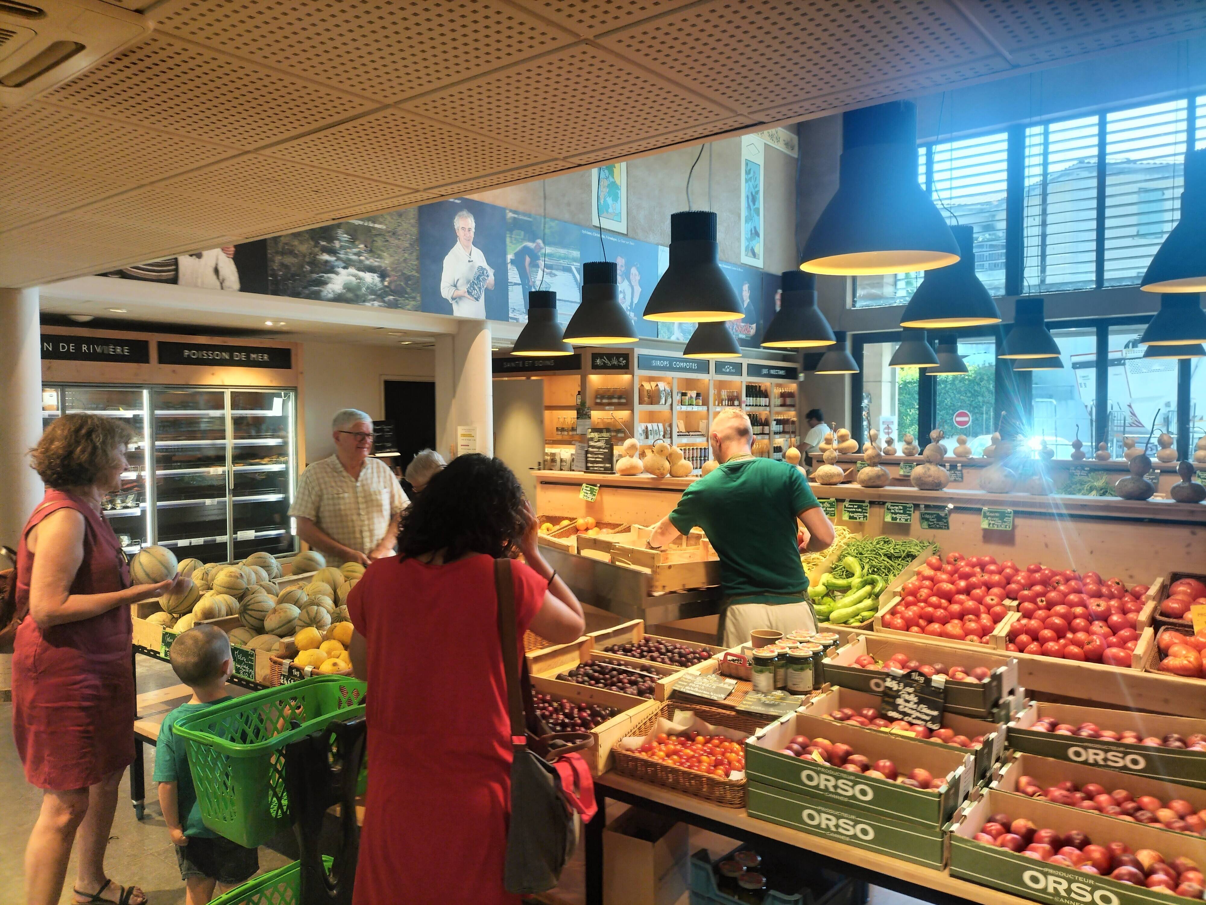 "Pas d'intermédiaires, pas de revendeurs, pas de marketing...": cette coopérative près de Grasse connaît un succès grandissant