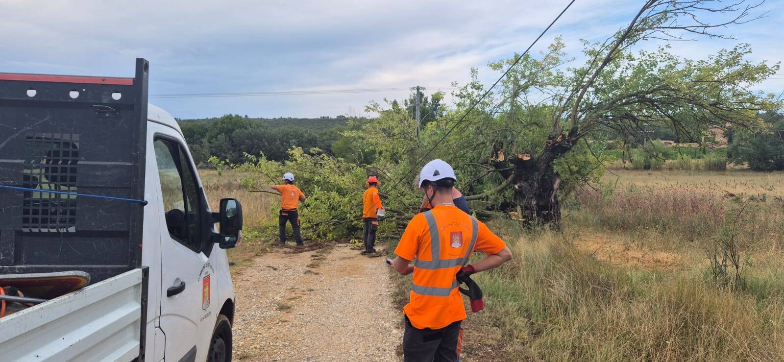 Un départ d'incendie et des dégâts: les intempéries ont touché Saint-Julien-le-Montagnier ce mercredi après-midi