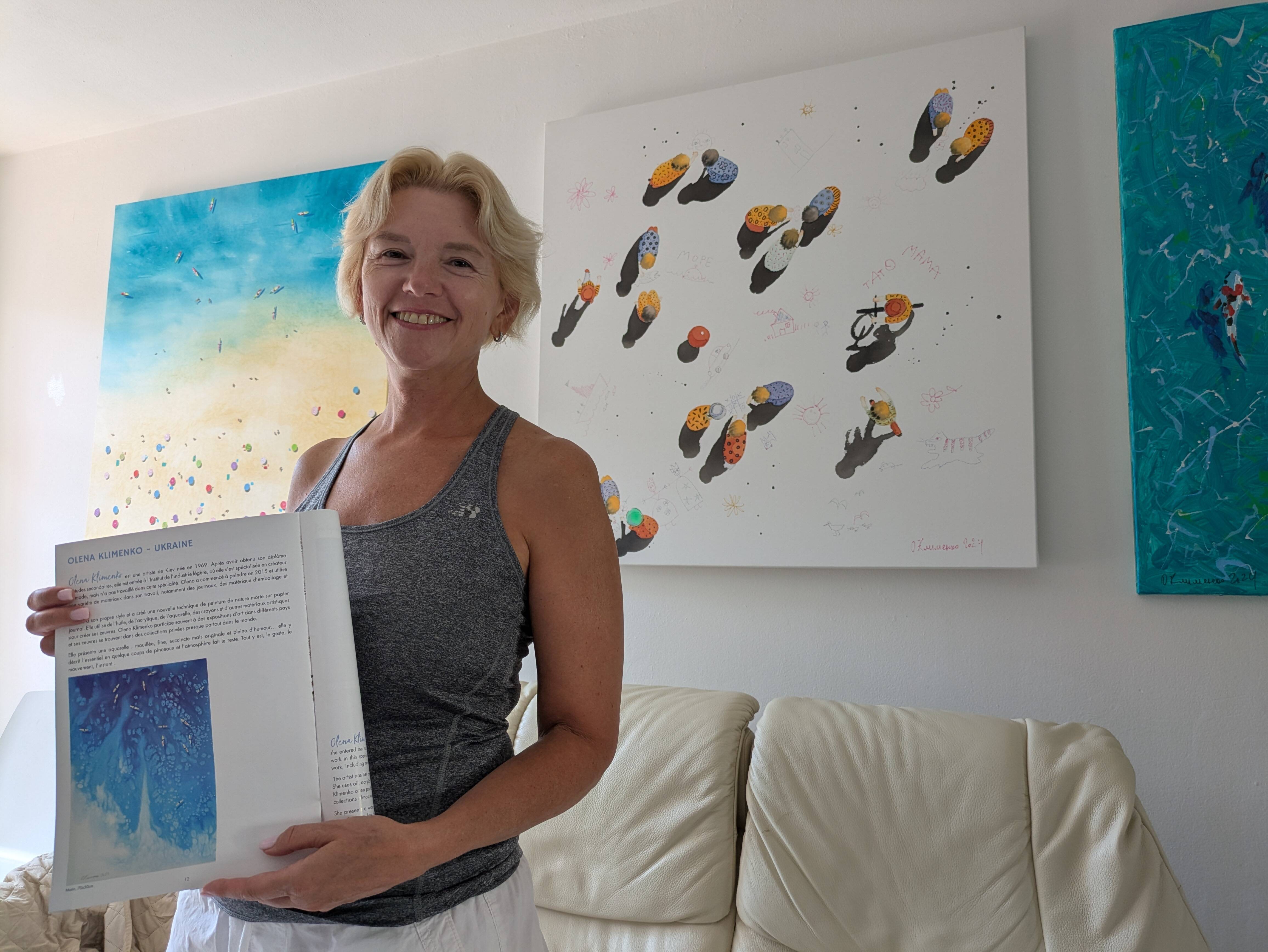 Loin de l'Ukraine qu'elle a fui avec trois de ses fils, Olena Klymenko transmet sa passion de la peinture à Toulon