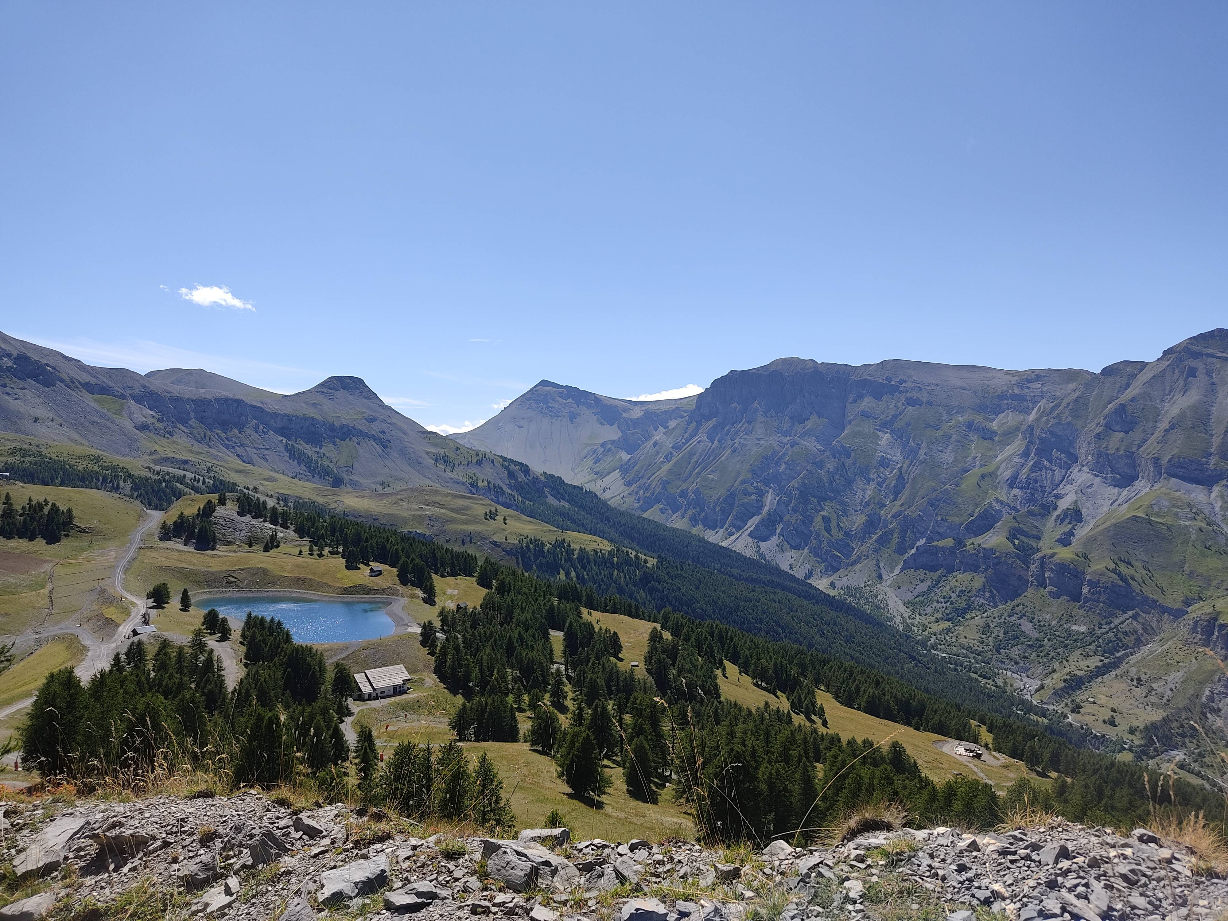27 degrés le jour, 10 degrés la nuit: ces coins à Nice où certains se réfugient pour mieux supporter cet épisode de canicule