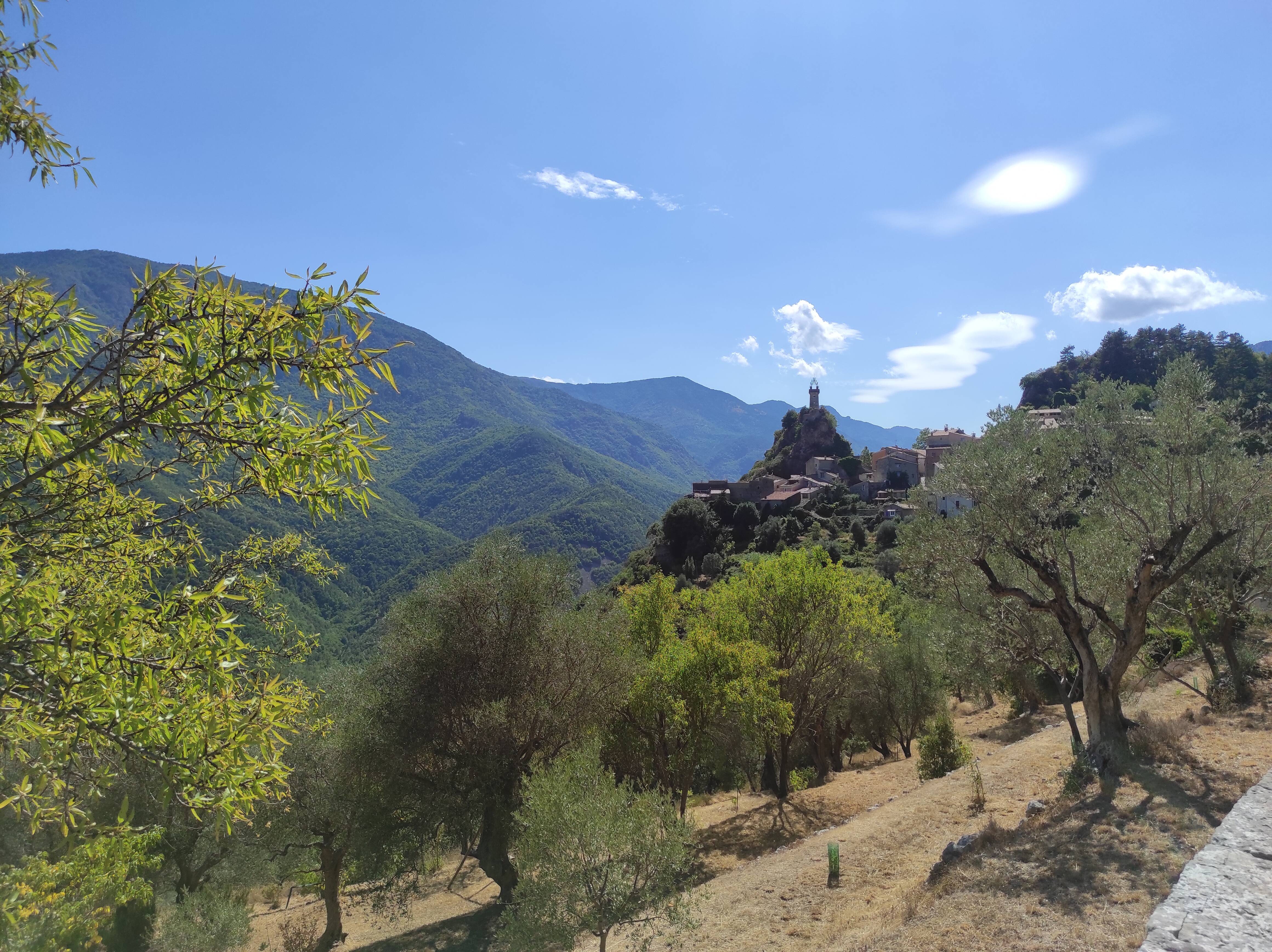 "On aime les coins tranquilles où personne ne viendra nous déranger": dans le haut pays niçois, la vallée de l'Estéron échappe à la surfréquentation