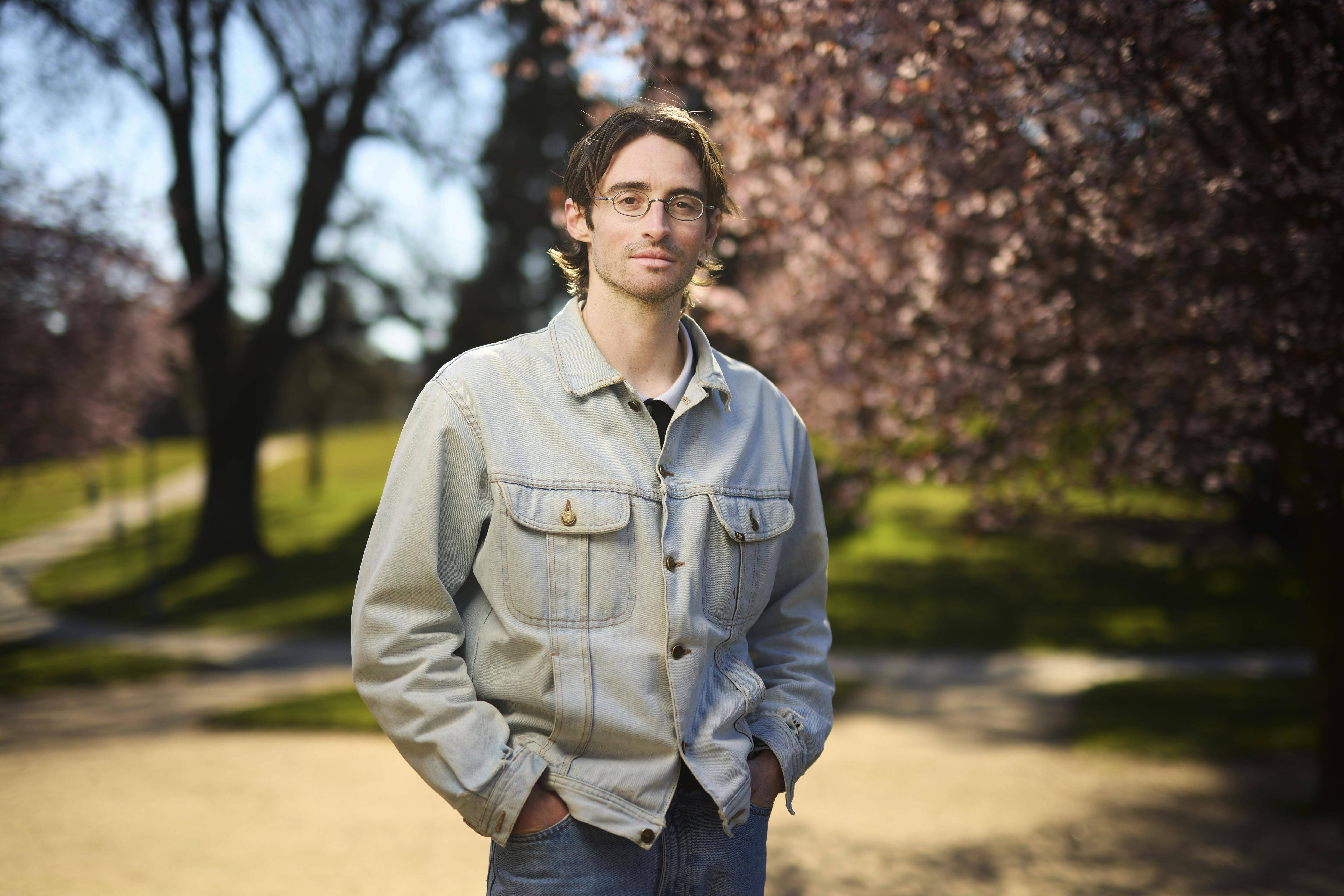 Le Varois Robin Watine explore les derniers émois d'un été adolescent dans "/Je rouille", premier roman incisif qu'il dédicacera à Saint-Tropez vendredi