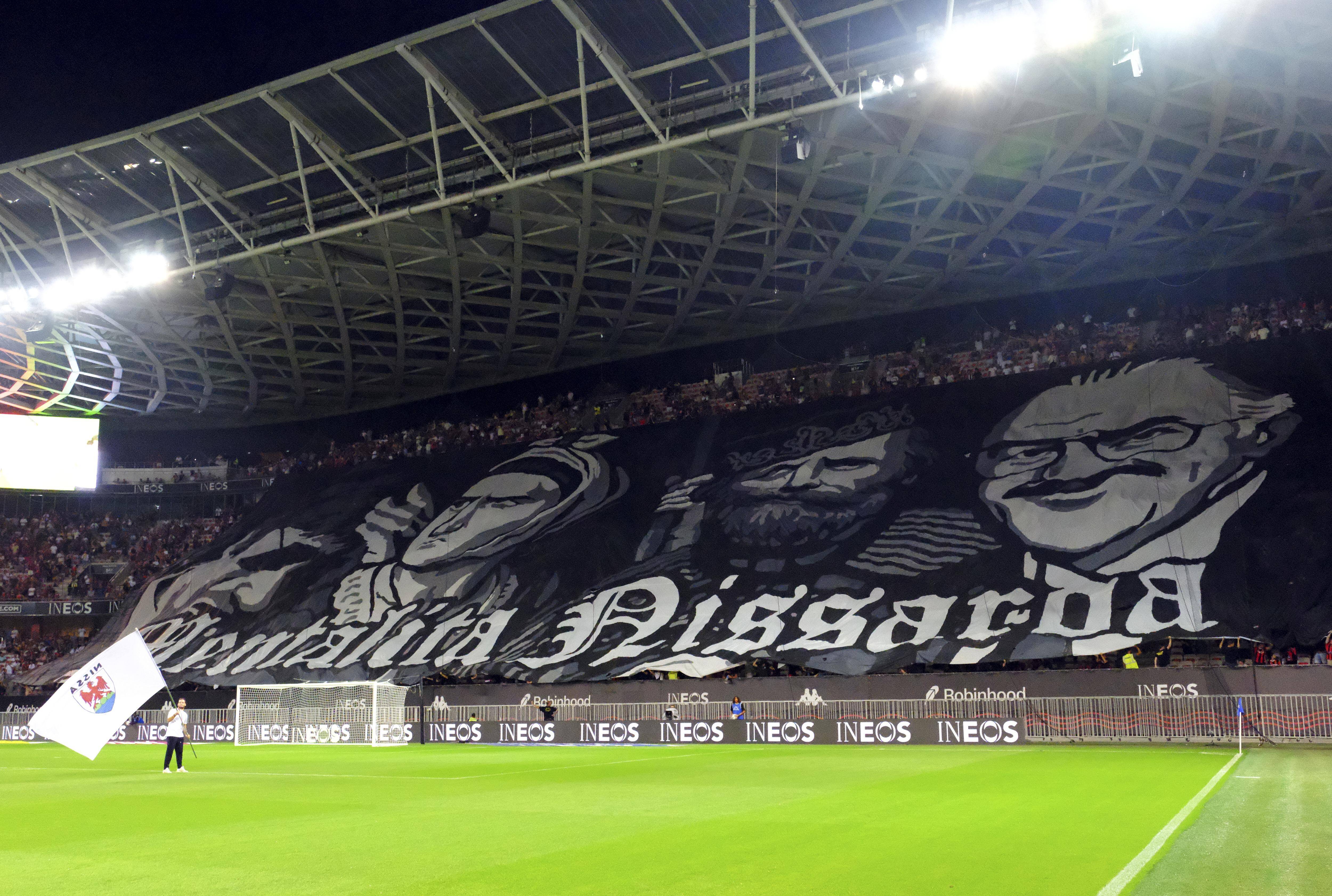 Médecin, Spaggiari, Ségurane et Garibaldi: la banderole des Ultras "Mentalita Nissarda" déployée lors du match du samedi 16 août fait polémique