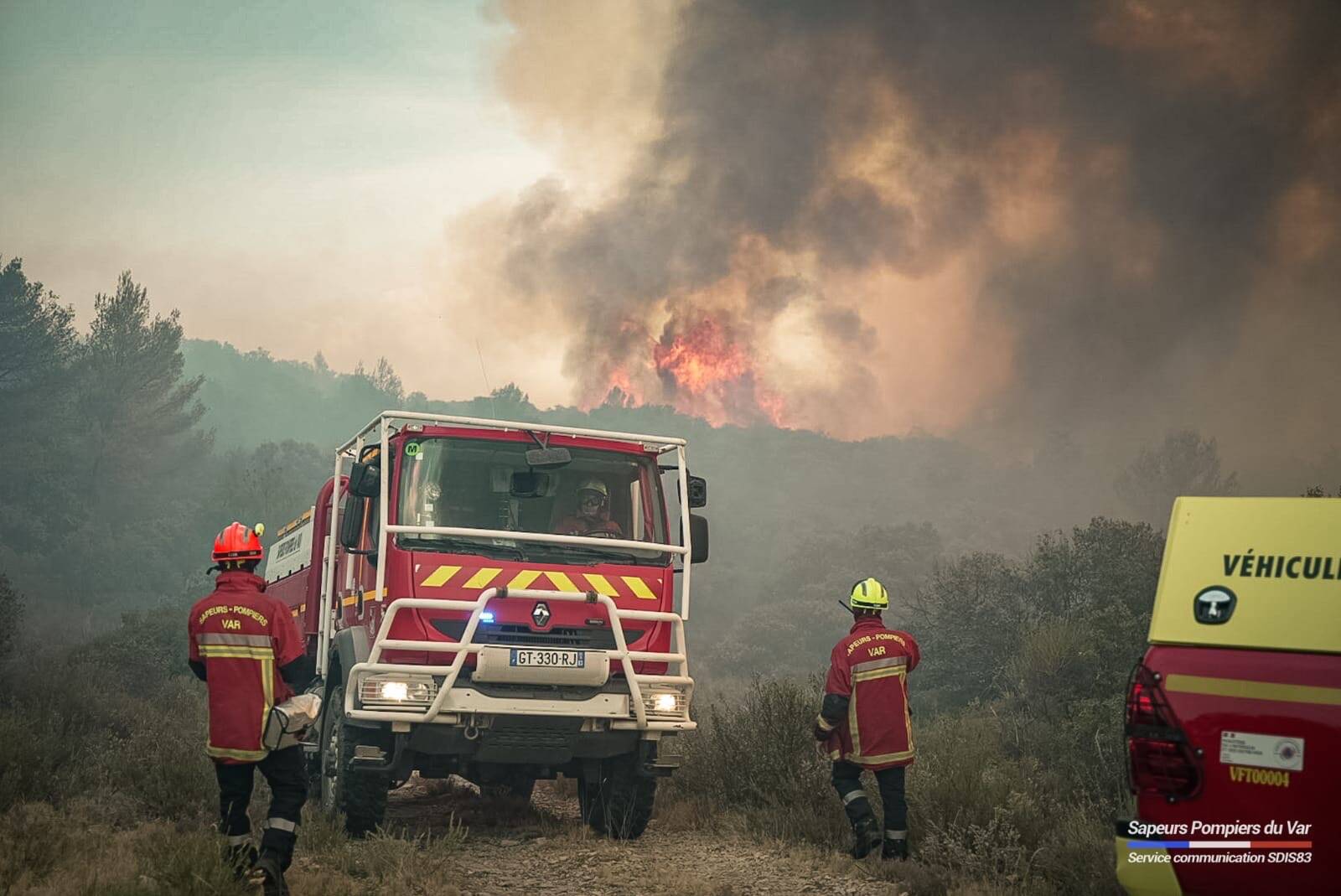 Les pompiers toujours mobilisés sur l'incendie de Pontevès qui a ravagé 130 hectares