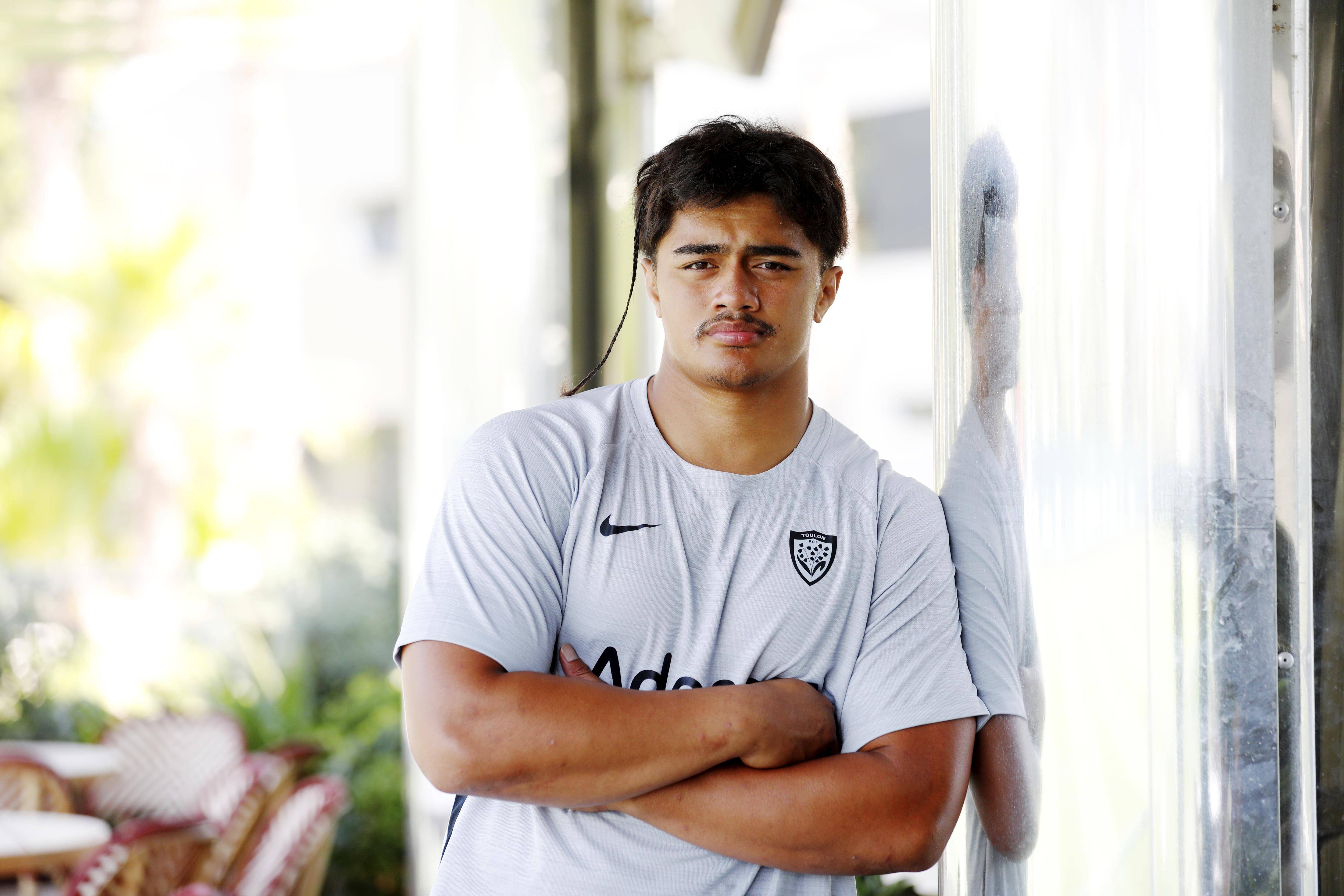 "J'ai hâte, ici, on m'a dit que les supporters étaient... fous": les mille vies de Patrick Tuifua, le nouveau joyau du RCT