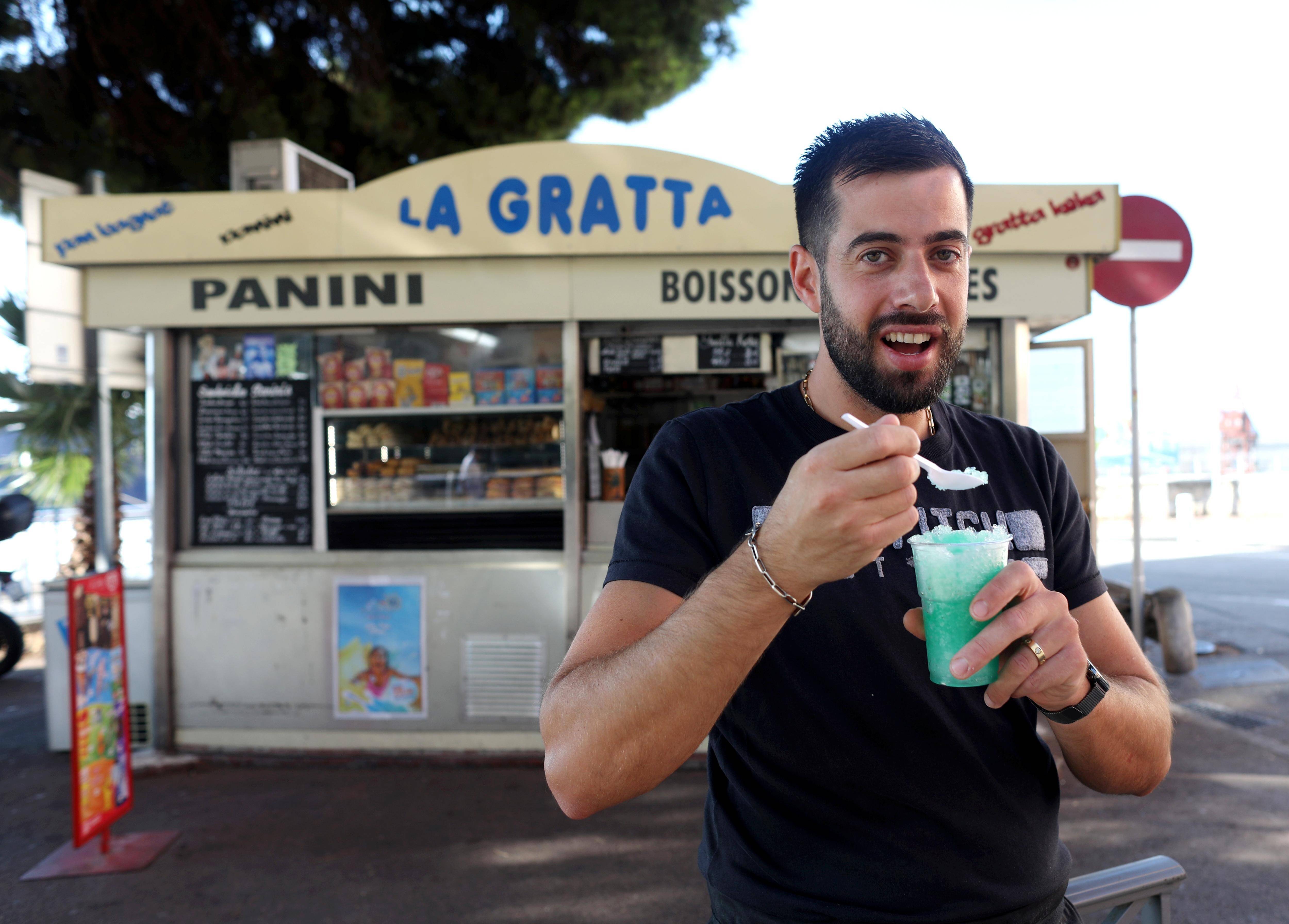 "C'est vraiment un monument aux souvenirs de jeunesse": La Gratta, le kiosque de légende qui brise la glace à Nice