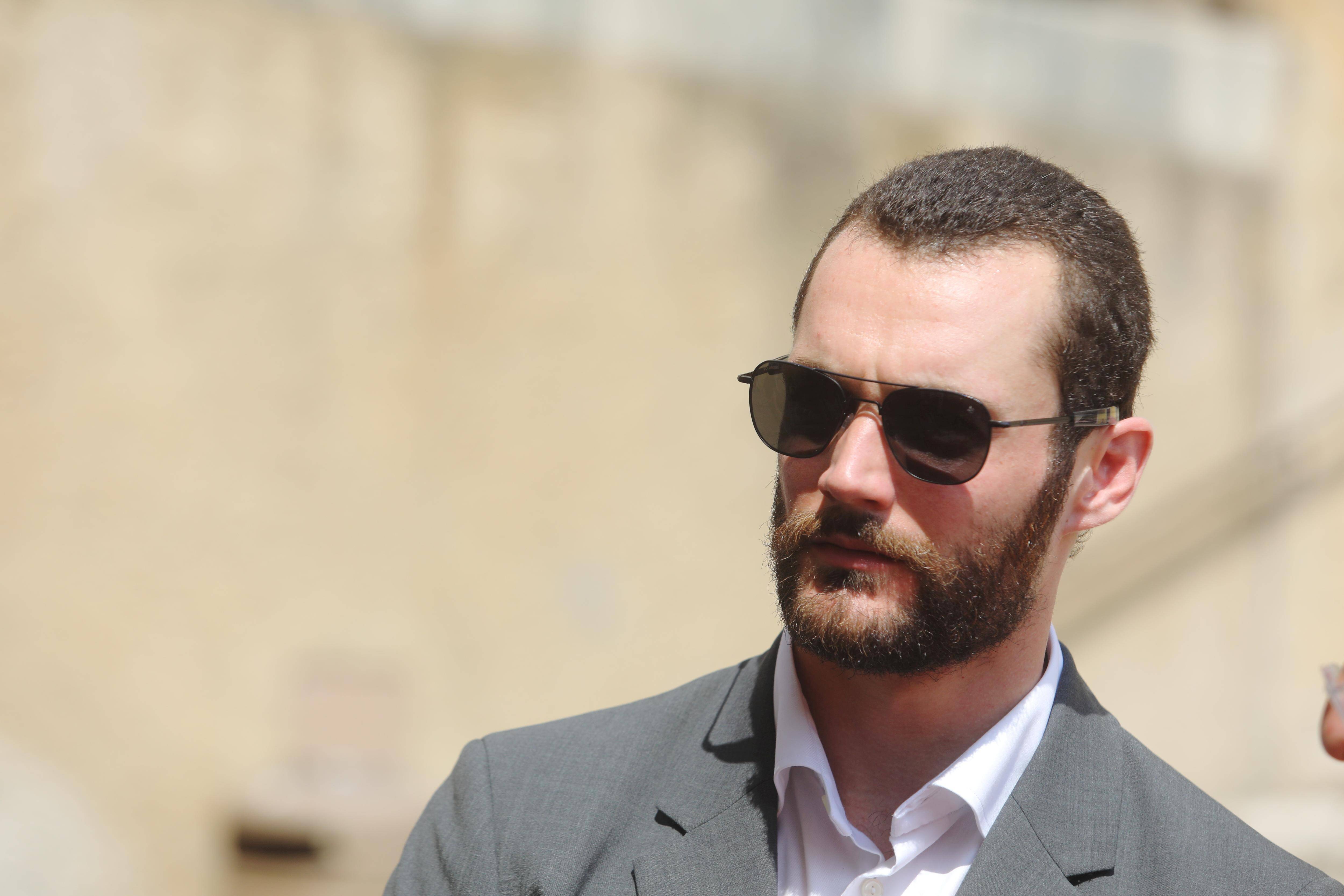 "Il trouvera face à lui une opposition ferme": à Menton, Louis Sarkozy s'attire la colère des communistes