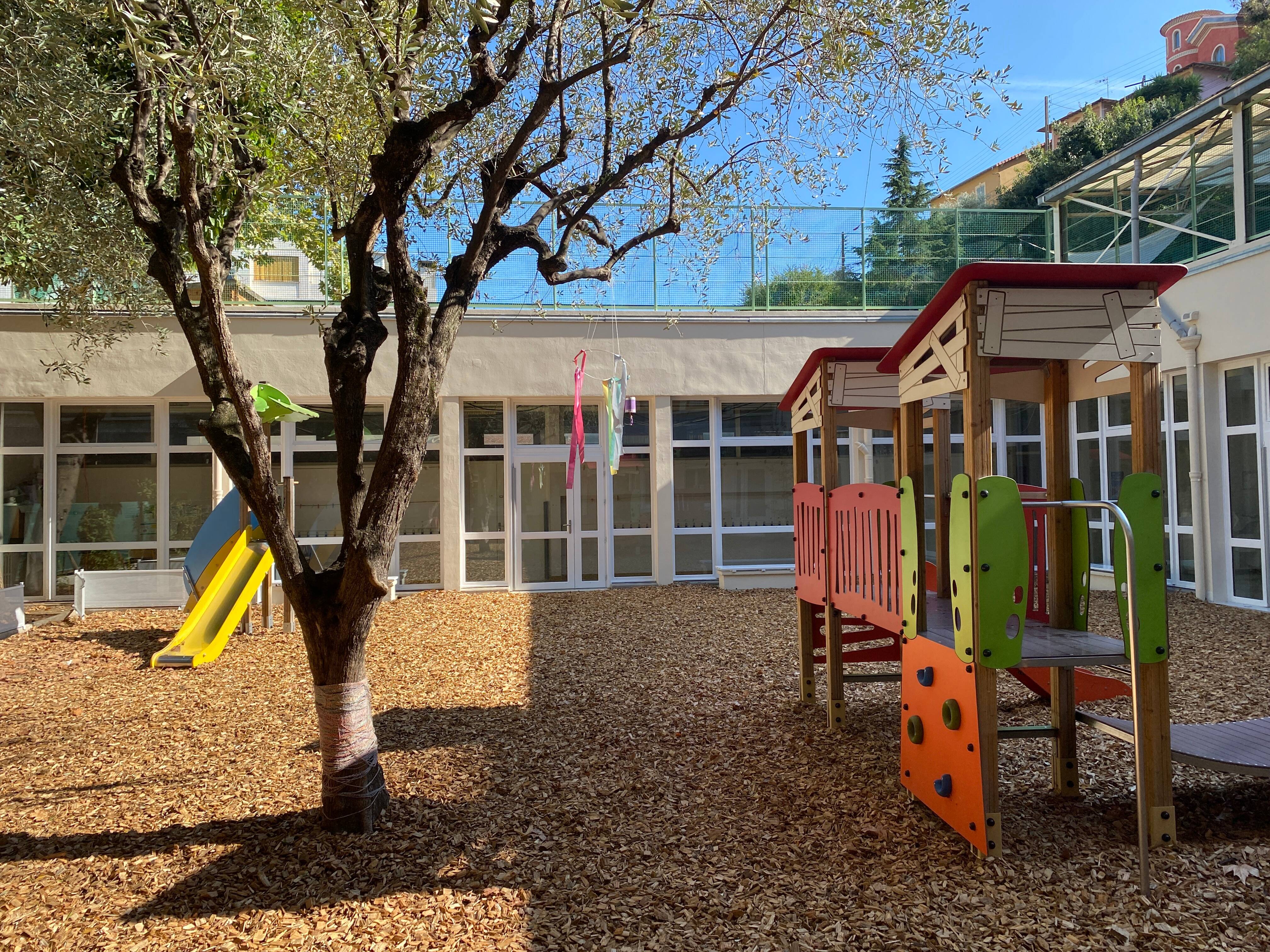 Végétalisation, ventilateurs dans les classes, étanchéité: où en sont les travaux dans les écoles de Nice?