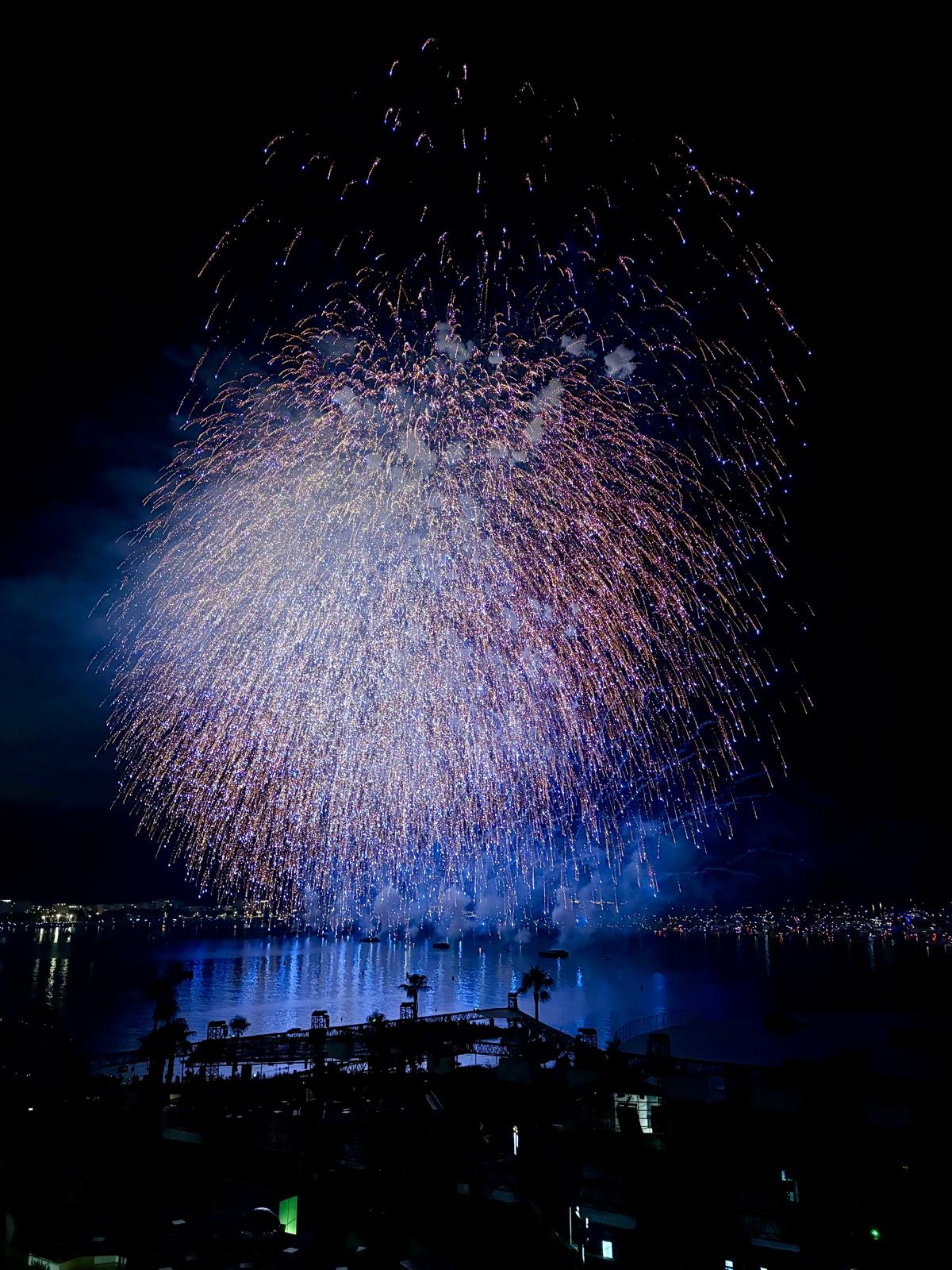 Le Japon triomphe au Festival d'art pyrotechnique de Cannes